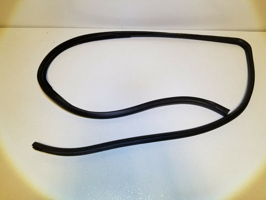 04 05 06 07 08 Nissan Maxima Front Right Pass Door Weatherstrip Seal OEM