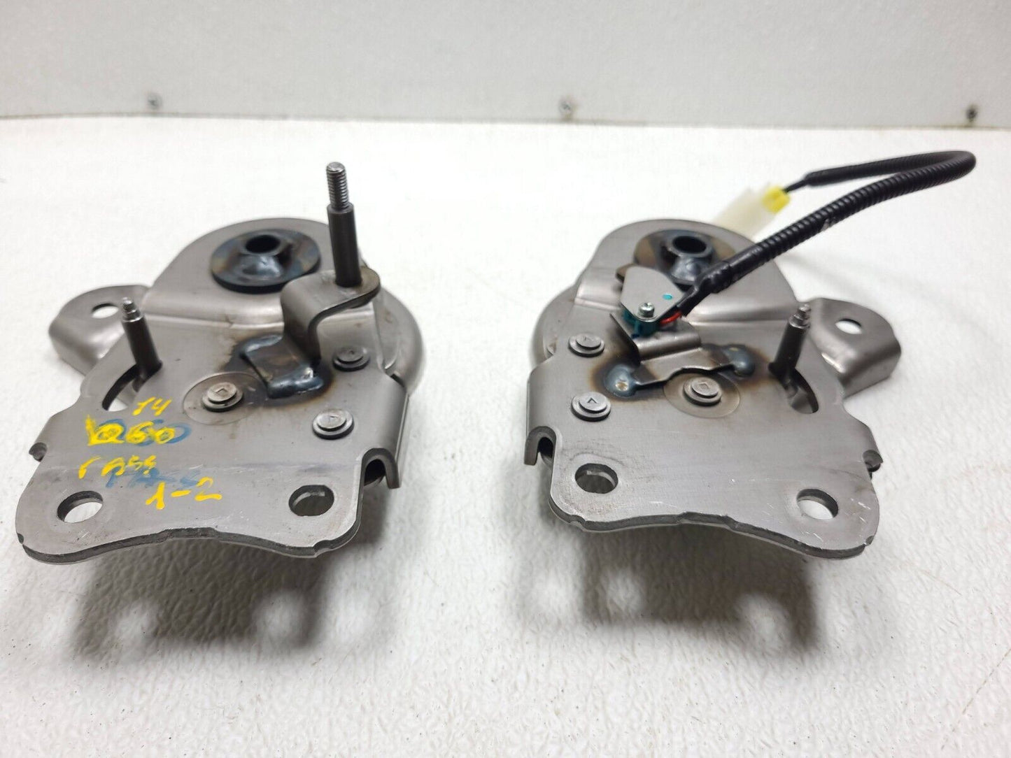 2014 2015 Infiniti Q60 Coupe Front Seat Back Bracket  Passenger Lh&rh 2pcs OEM