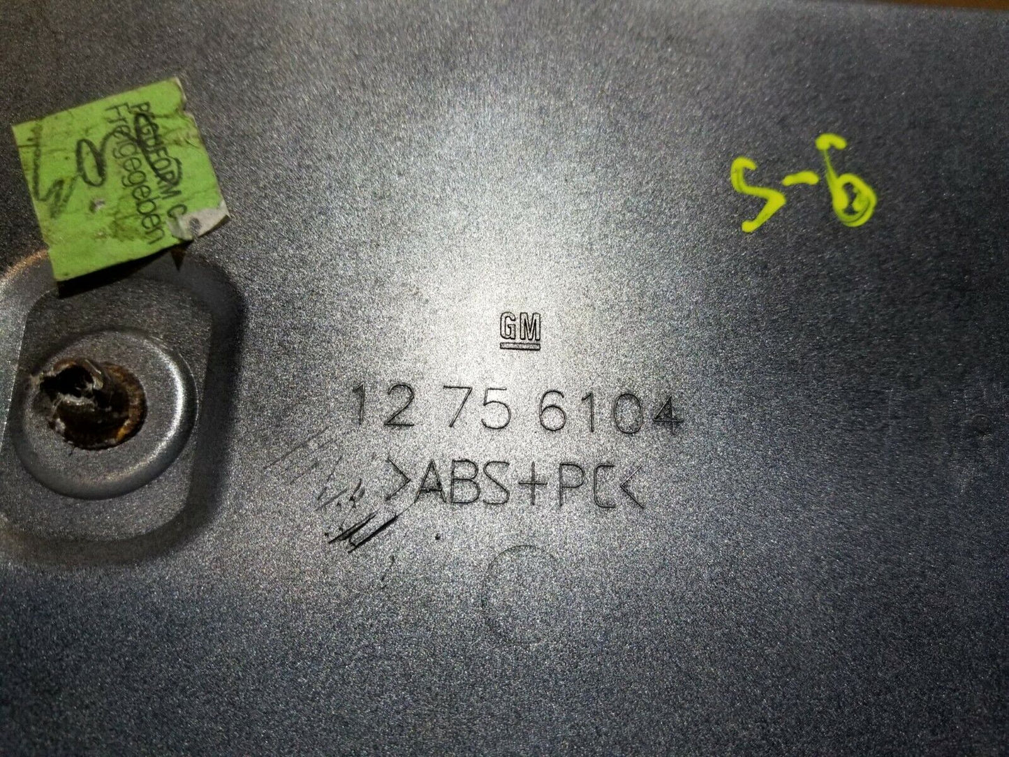 06 07 08 09 Saab 9-5 Aero Trunk Lid Trim License Plate Bracket OEM