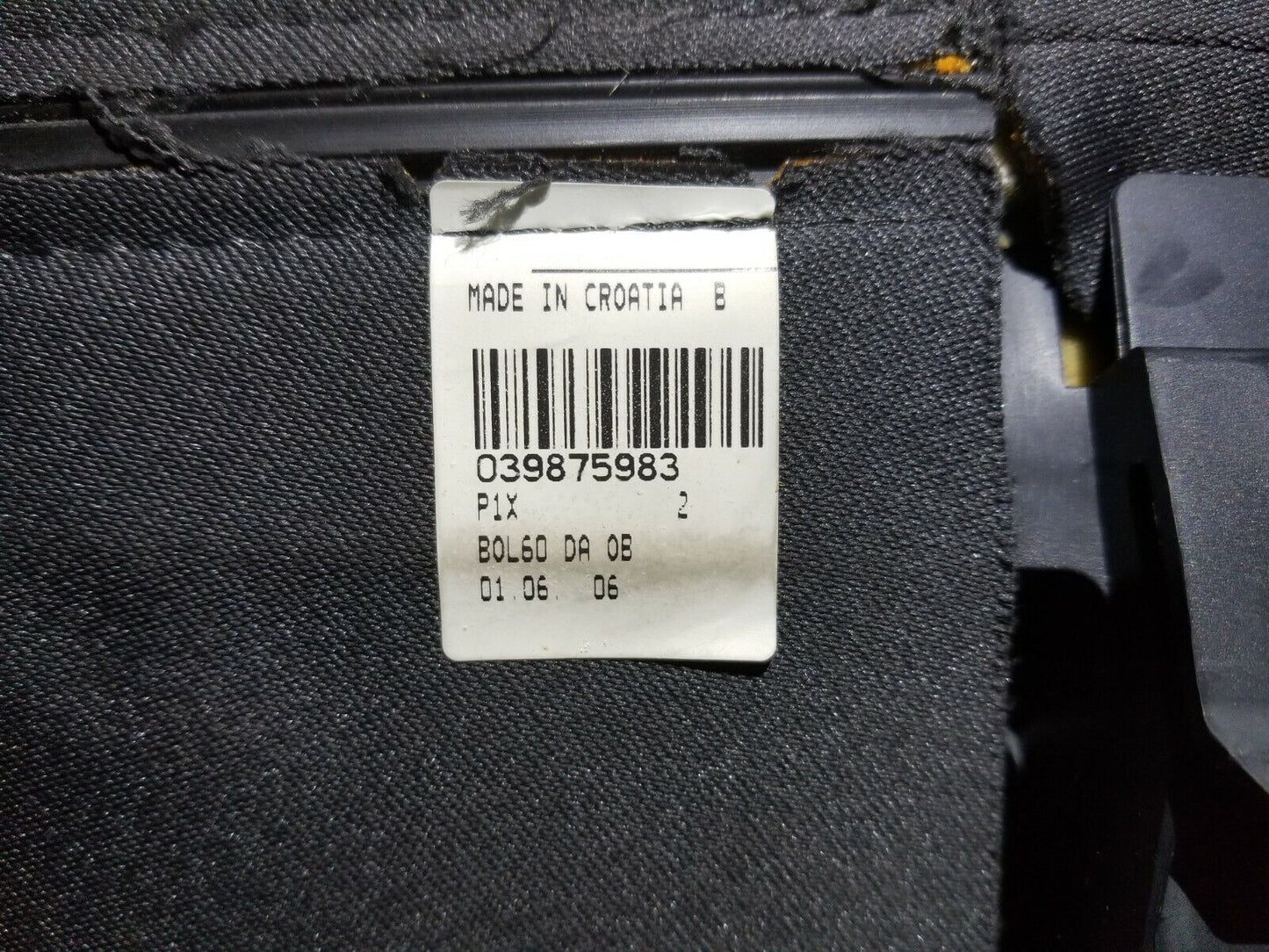 05 06 07 Volvo S40 Left Driver Side Rear Seat Bolster Cushion OEM