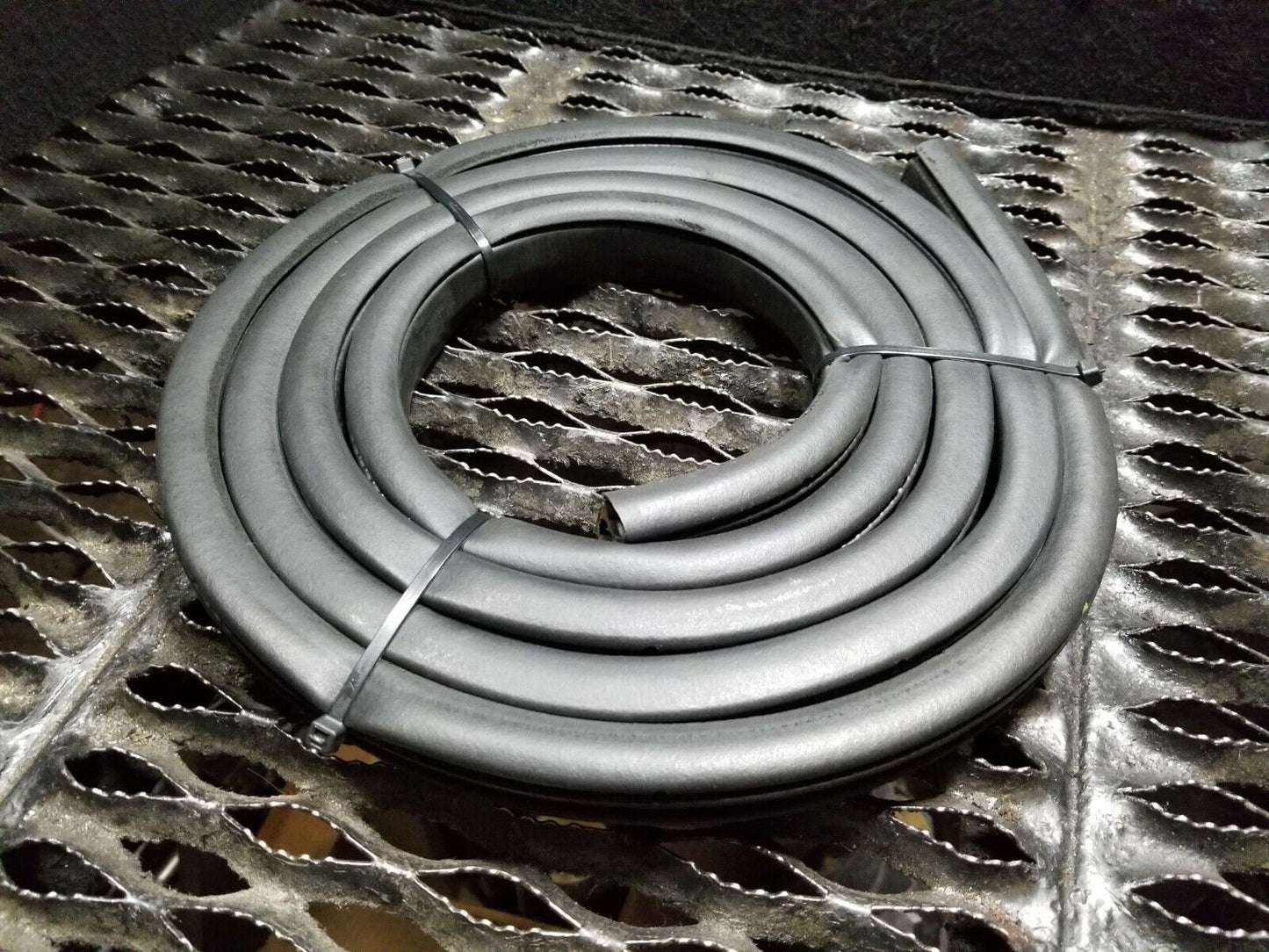 11 12 13 14 Dodge Avenger Rear Right Pass Side Door Weatherstrip Seal OEM