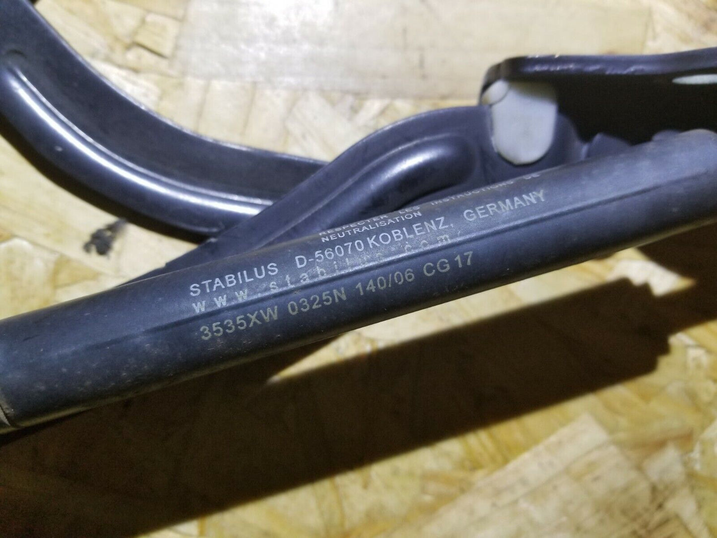 05 06 07 Volvo S40 Trunk Hinge (pair) OEM