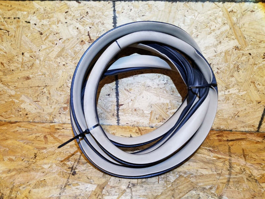 05 06 07 08 09 Cadillac SRX Rear Left Driver Side Door Weatherstrip Seal OEM