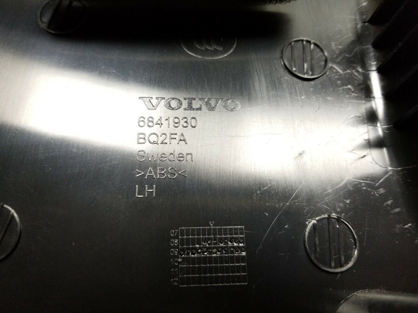 10 11 12 13 Volvo XC60 Left Driver Side B Pillar Lower Trim Cover OEM