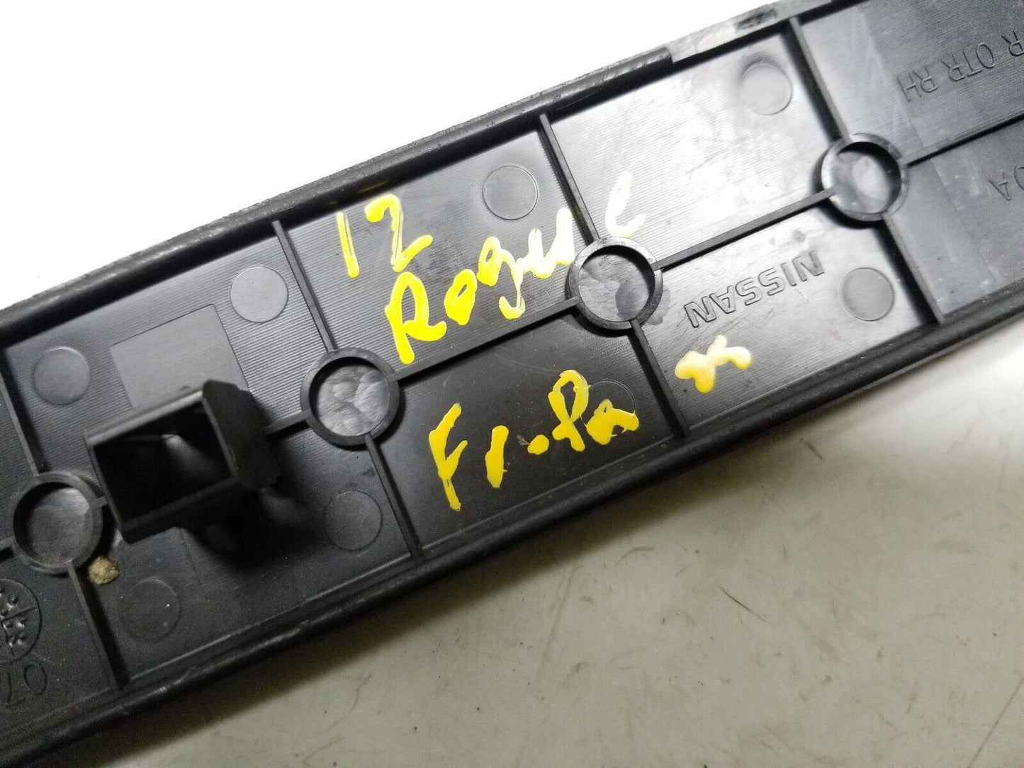 12 13 14 15 Nissan Rogue Front Door Sill Scuff Step Plate Trim Passenger OEM