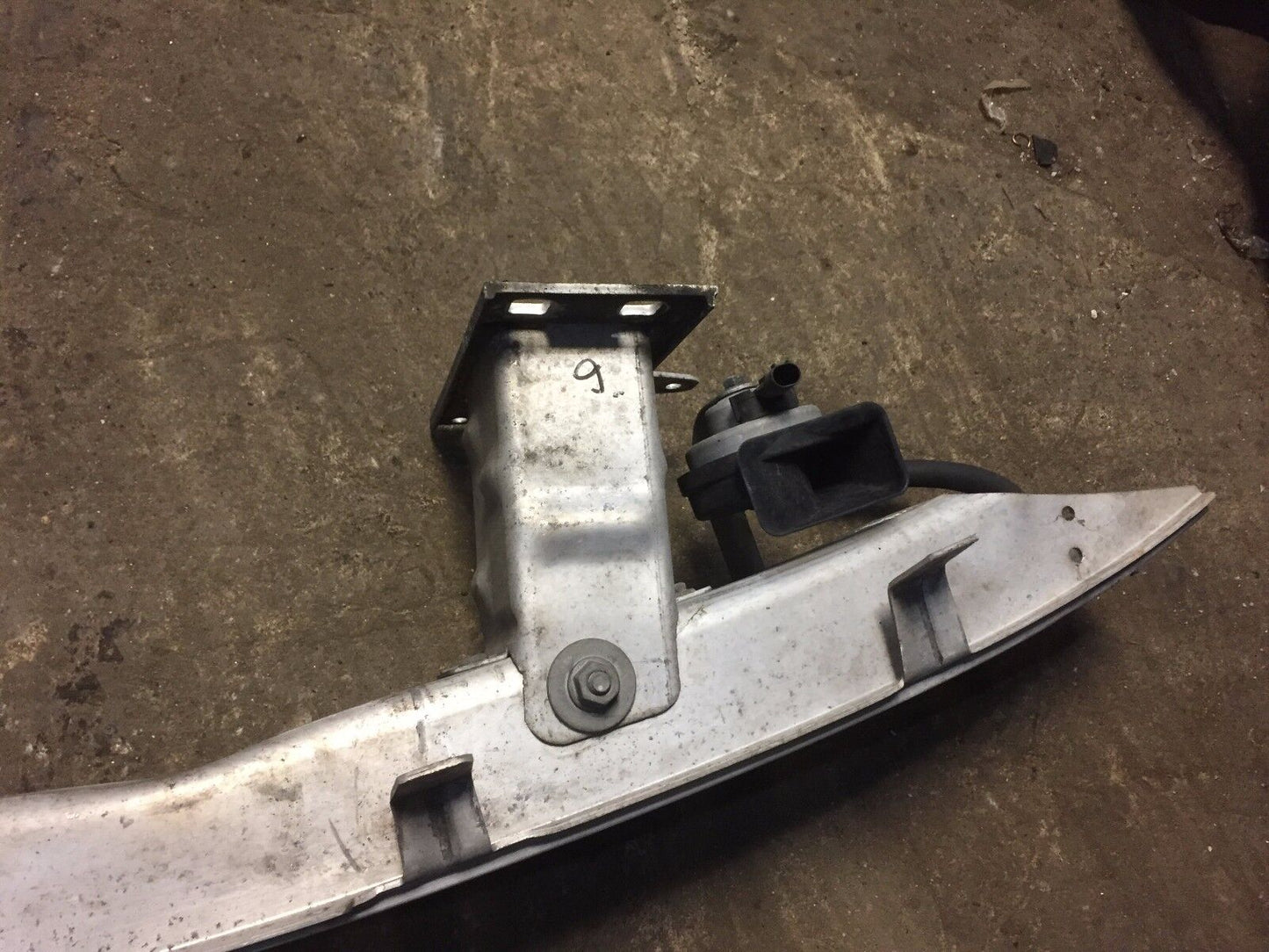 02 03 04 05 06 07 BMW 745li E65 Front Bumper Reinforcement Impact Bar OEM