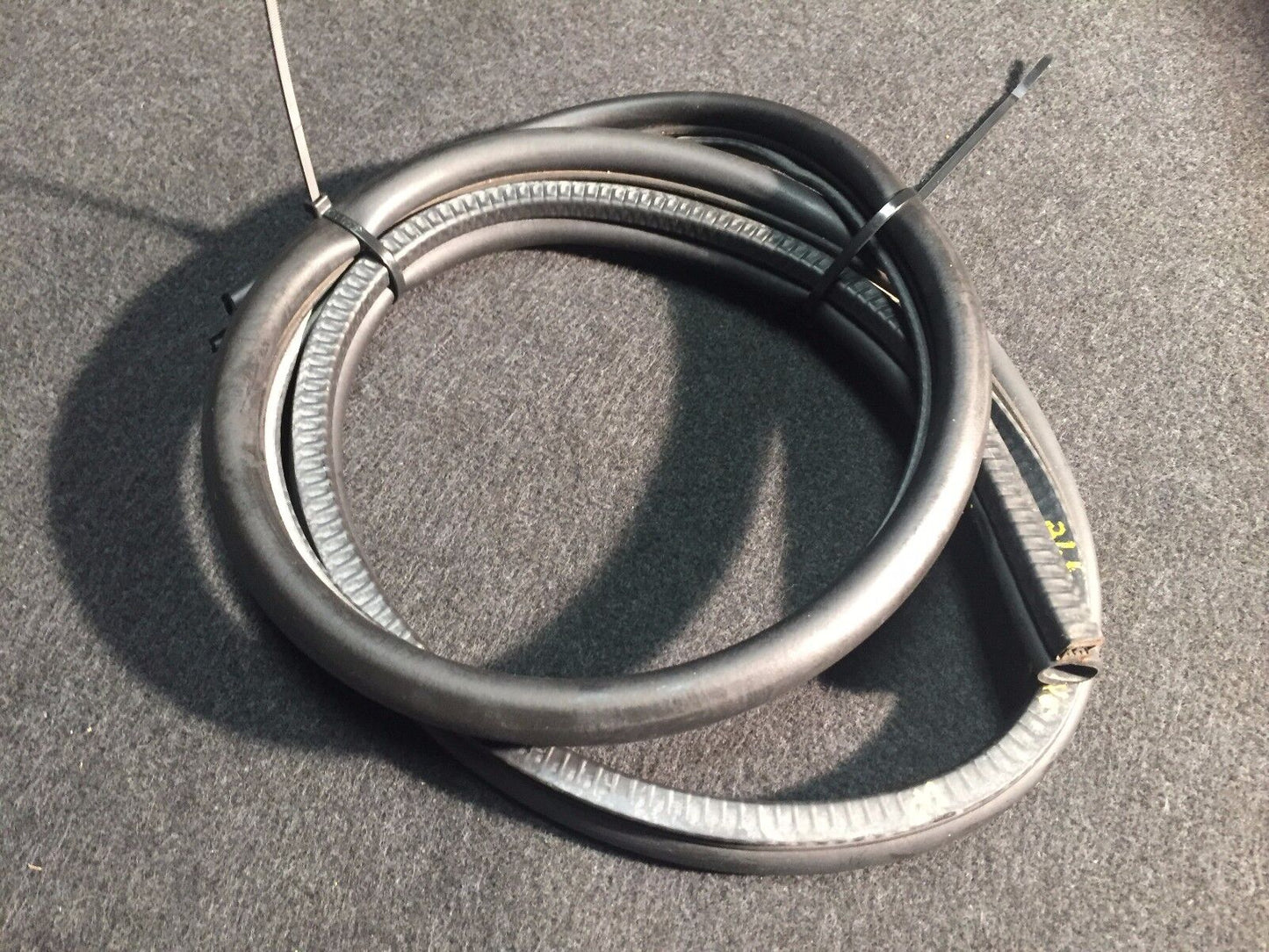 02 03 04 05 BMW 745i 745li E65 E66 Hood Weatherstrip Seal OEM