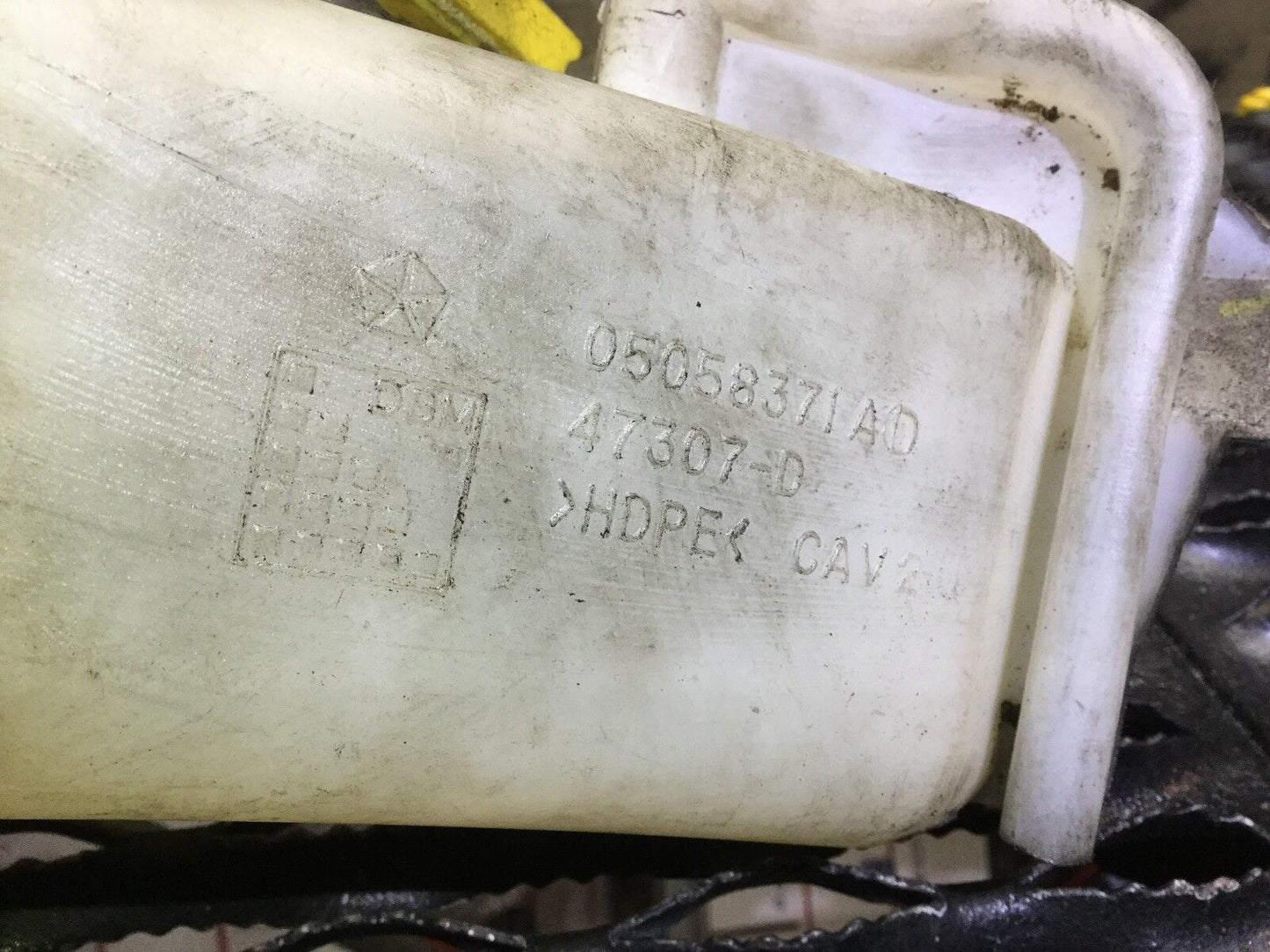 07 08 09 10 Chrysler Sebring Avenger Radiator Overflow Reservoir 05058371ad OEM