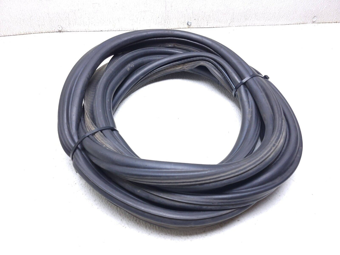 12-19 Volkswagen Passat B7 Sedan Trunk Lid Weatherstrip Seal OEM