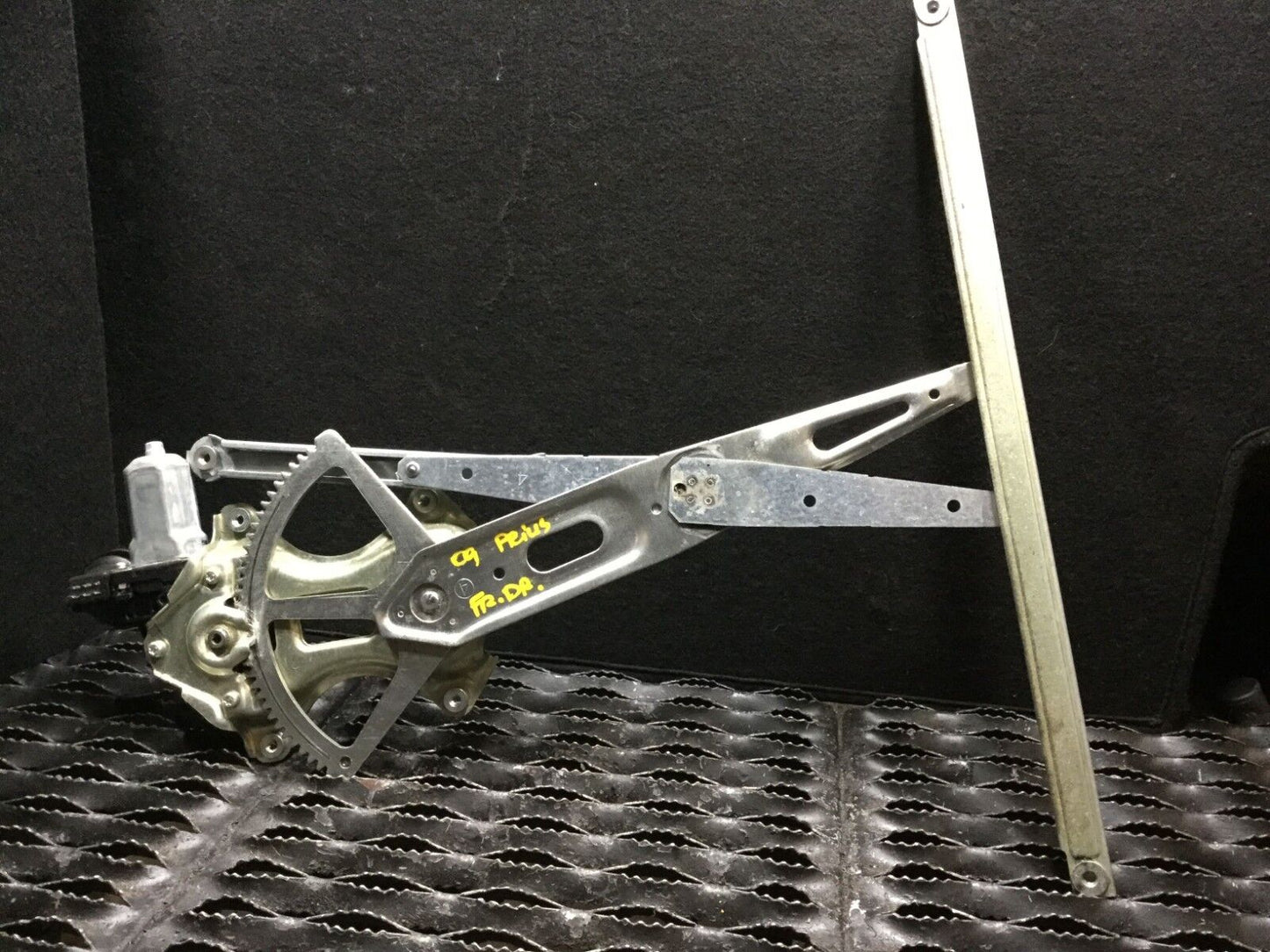 05 06 07 08 09 Prius  Front Left Driver  Door  Window Regulator W/ Motor  OEM