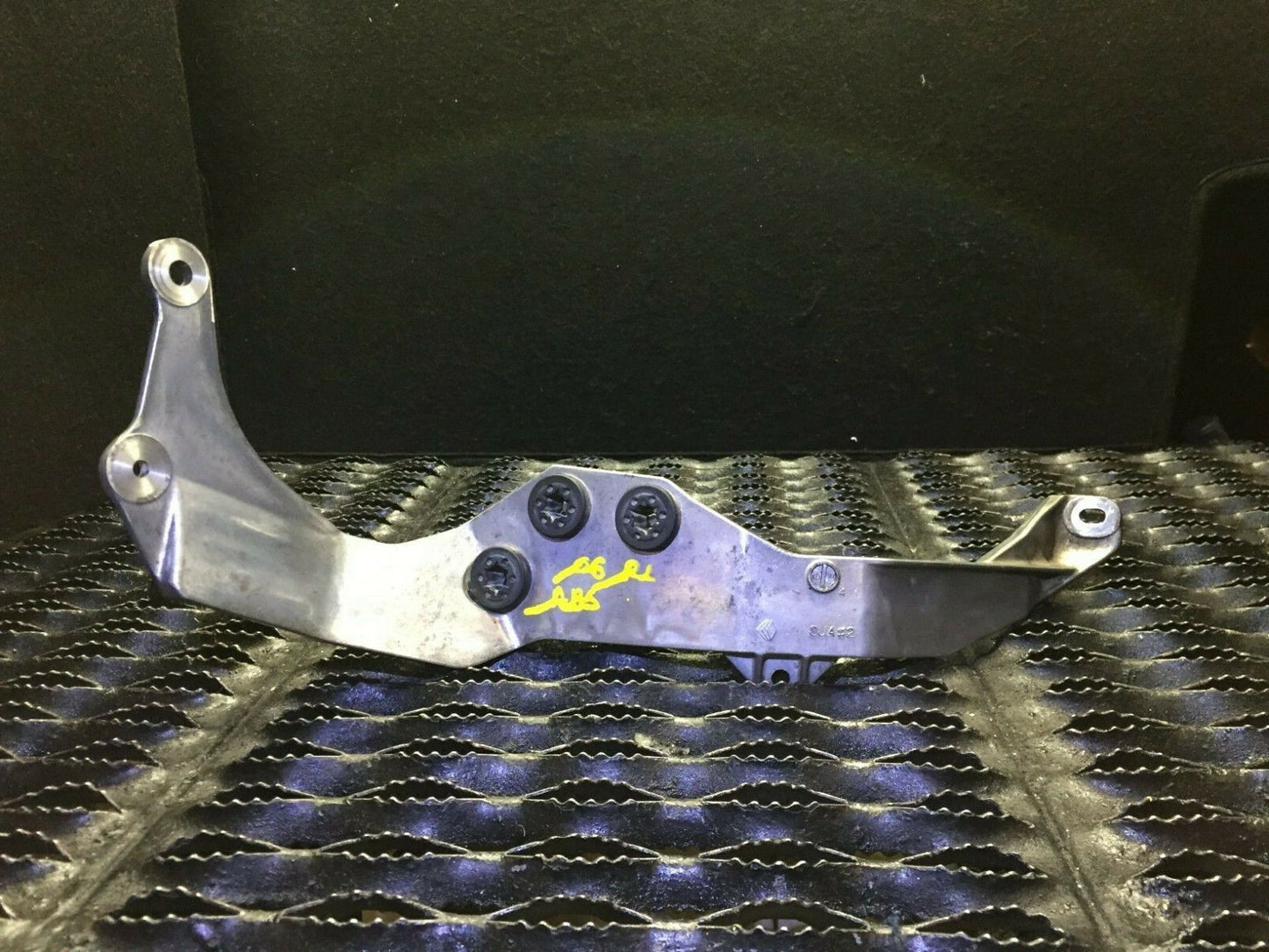 06 07 08 Acura Rl ABS Pump Mount Bracket OEM D41