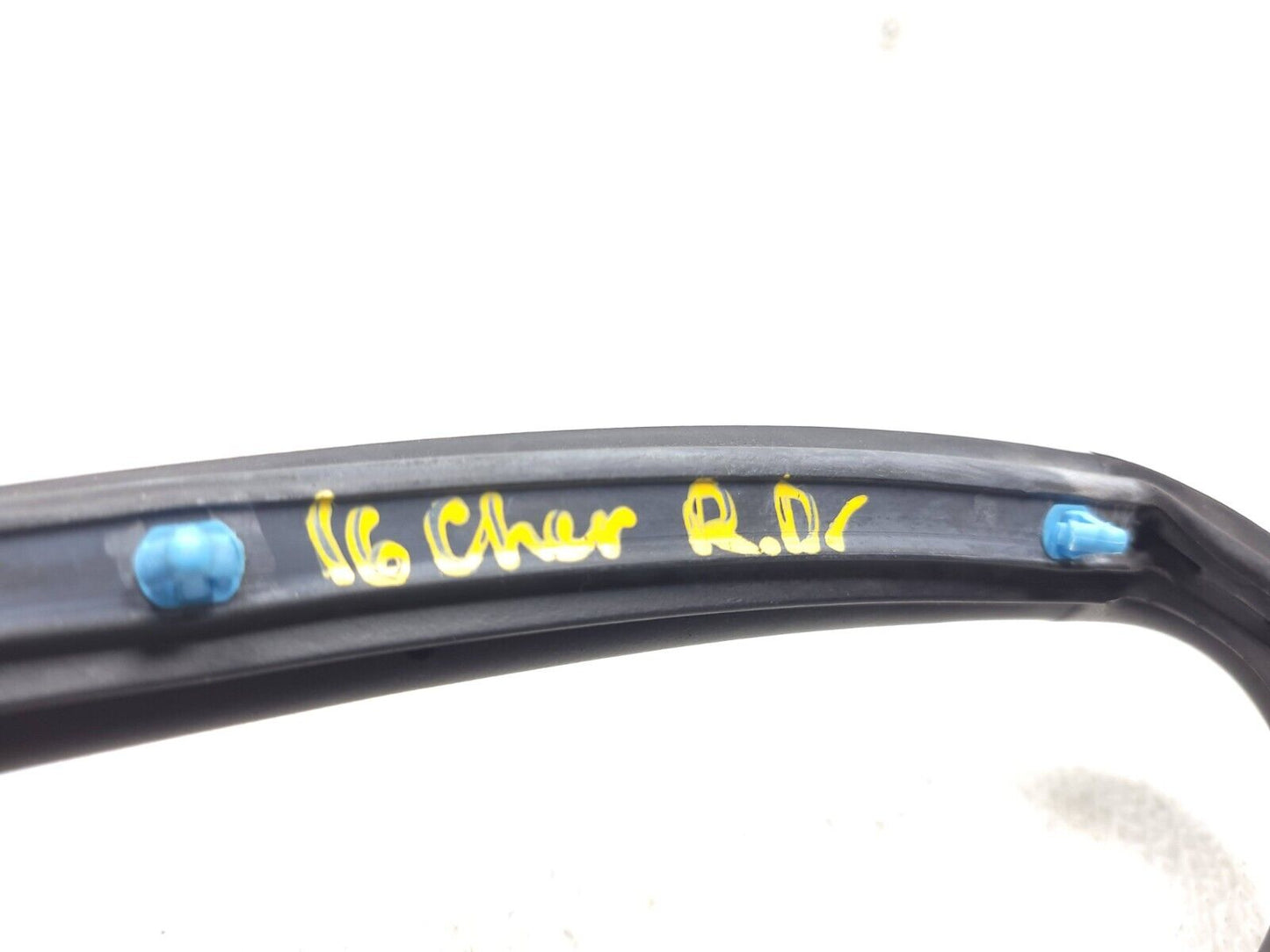 14 15 16 17 18 Jeep Cherokee Rear Door Weatherstrip Seal Driver Side Left OEM