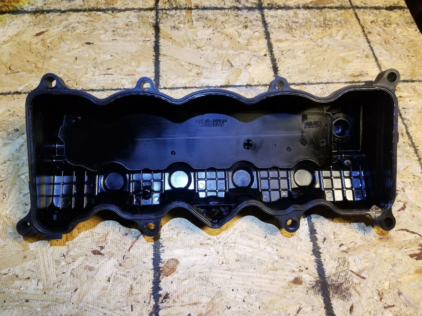 13 14 15 Honda Civic Sdn 1.8l Engine Valve Cover OEM 51k