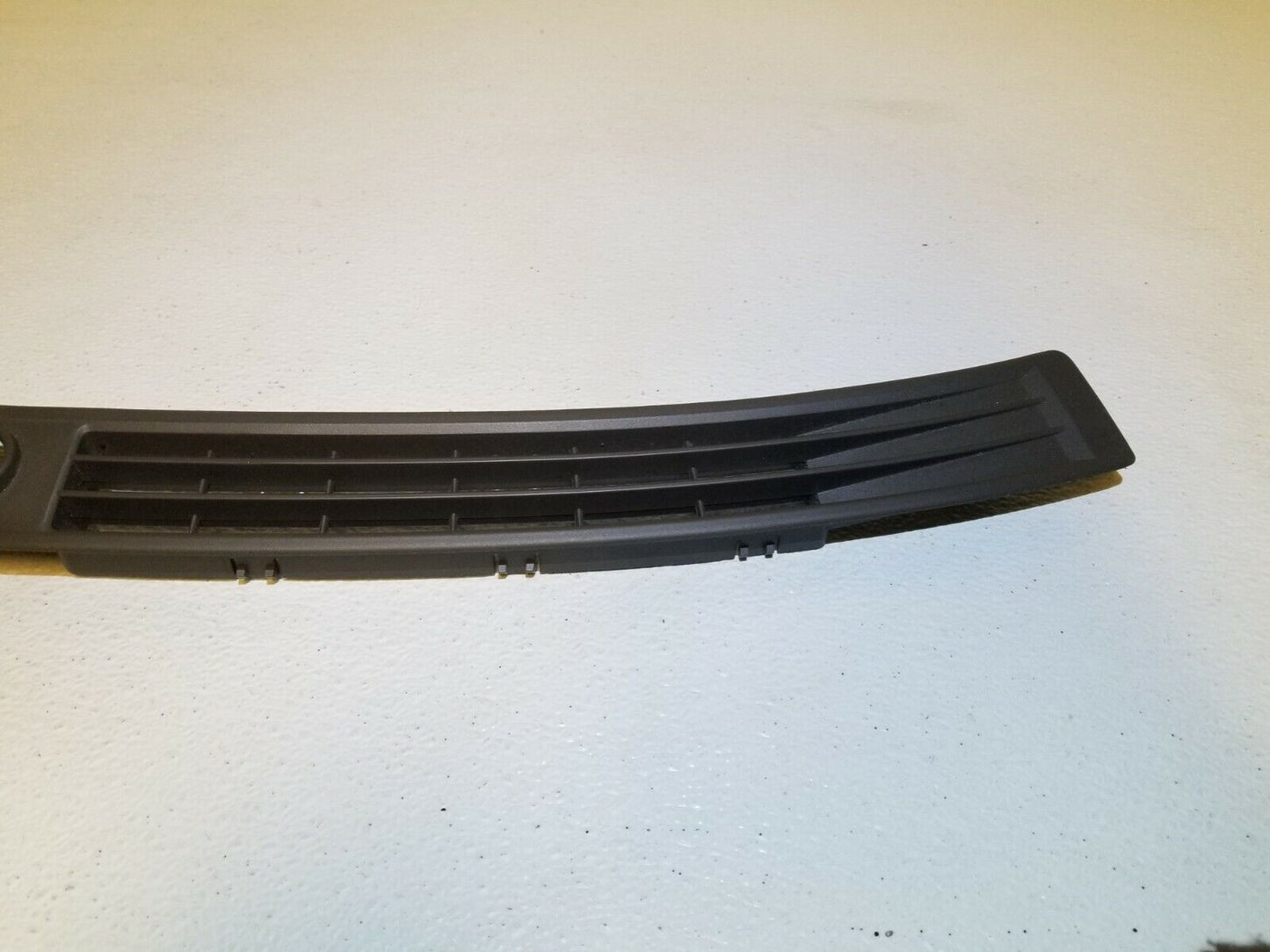 07 08 09 10 Chrysler Sebring Dash Upper Defroster Vent Grille OEM