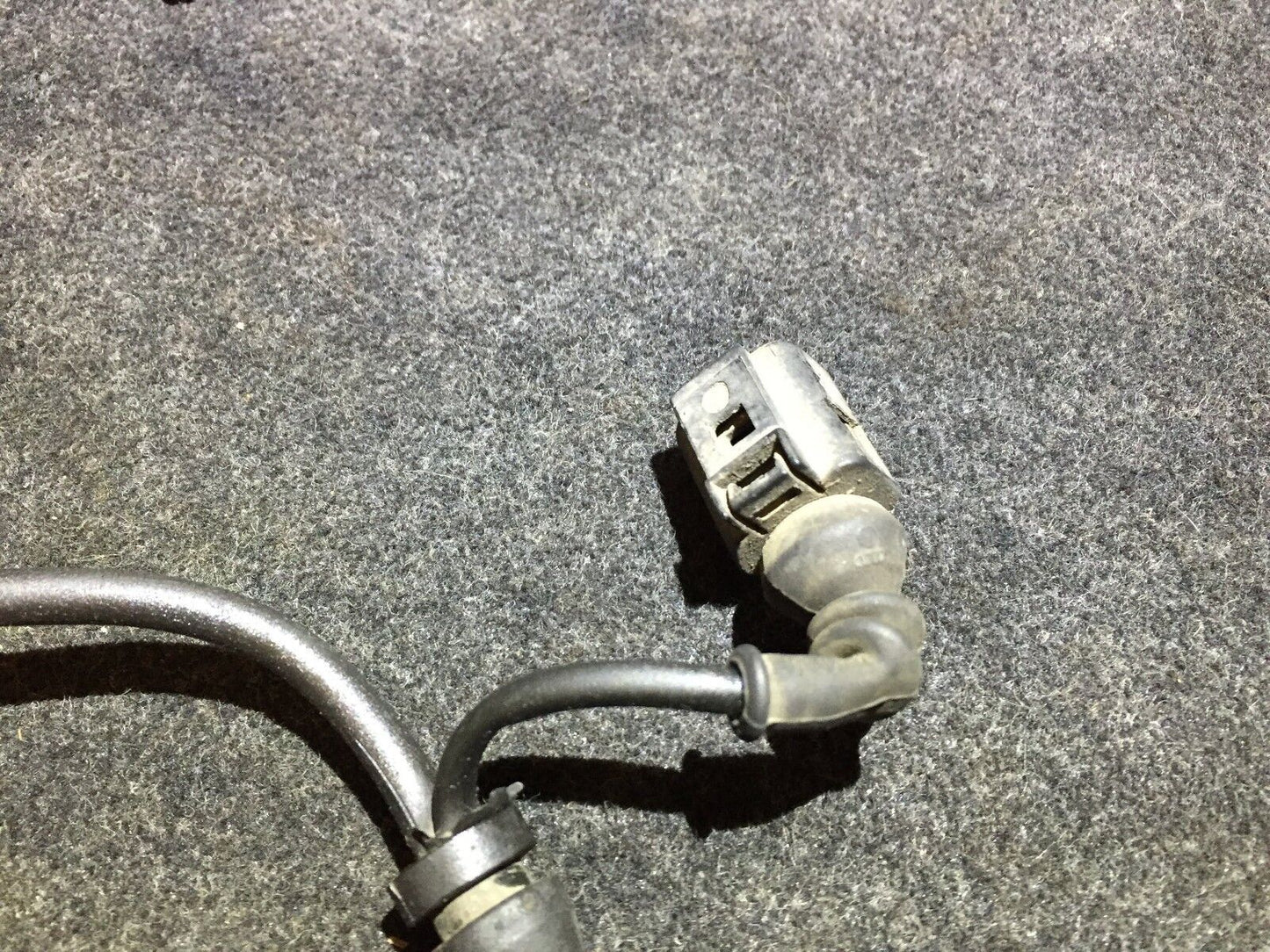 05 06 07 08 Audi A4 Front ABS Sensor OEM 8e0927803b