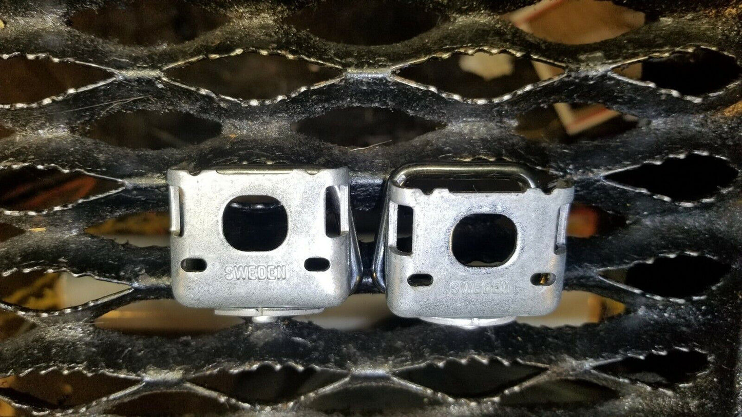 14 15 16 17 Volvo S60 T5 Hook Pair OEM 42k