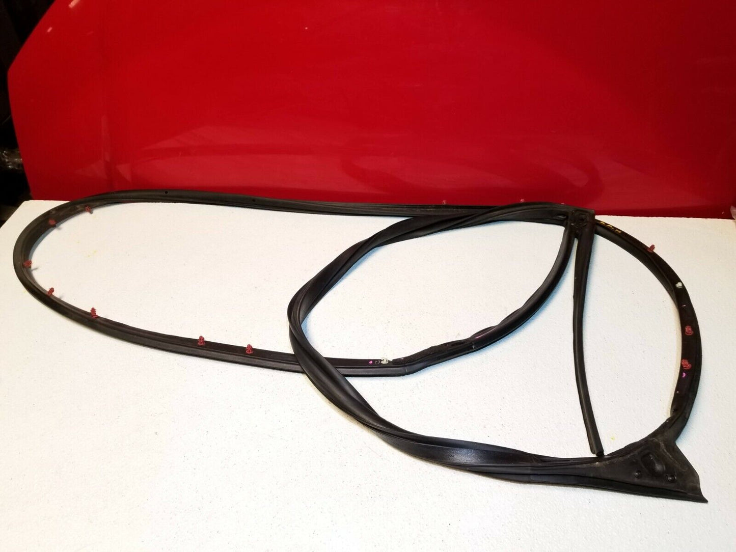 12 13 14 15 16 17 Chrysler 300 Rear Right Passenger Door Weatherstrip Seal OEM