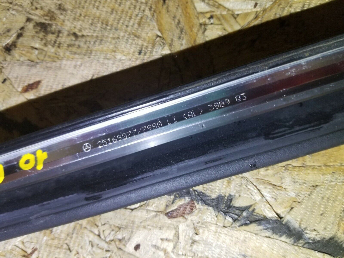 07 08 09 10 Mercedes R350 Rear Left Driver Side Window Belt Seal Molding OEM
