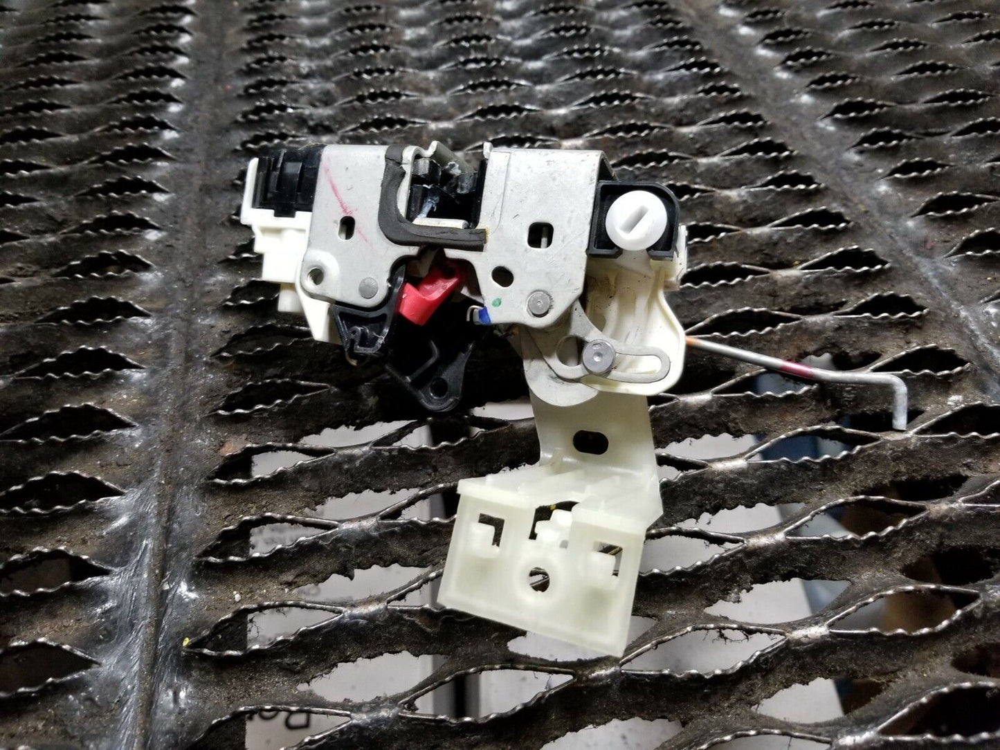 12 13 14 15 16 Jeep Patriot Rear Right Pass Door Lock Latch Actuator OEM 54k