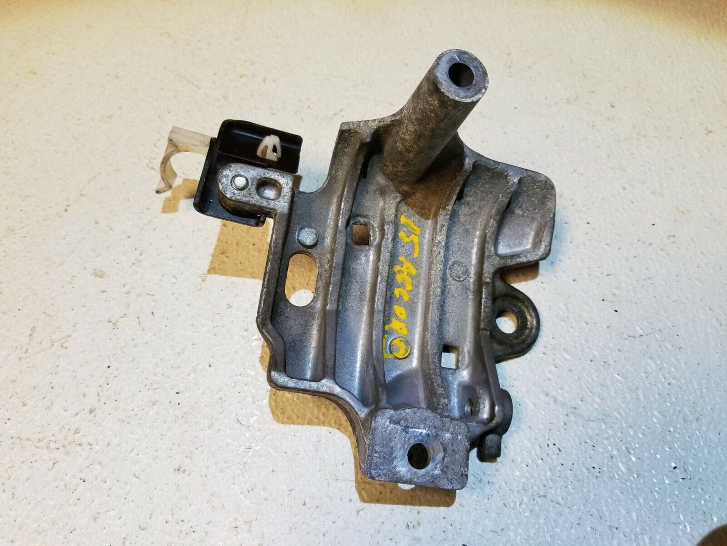 13 14 15 Honda Accord 2.4l Engine Mount Bracket OEM 54k Miles