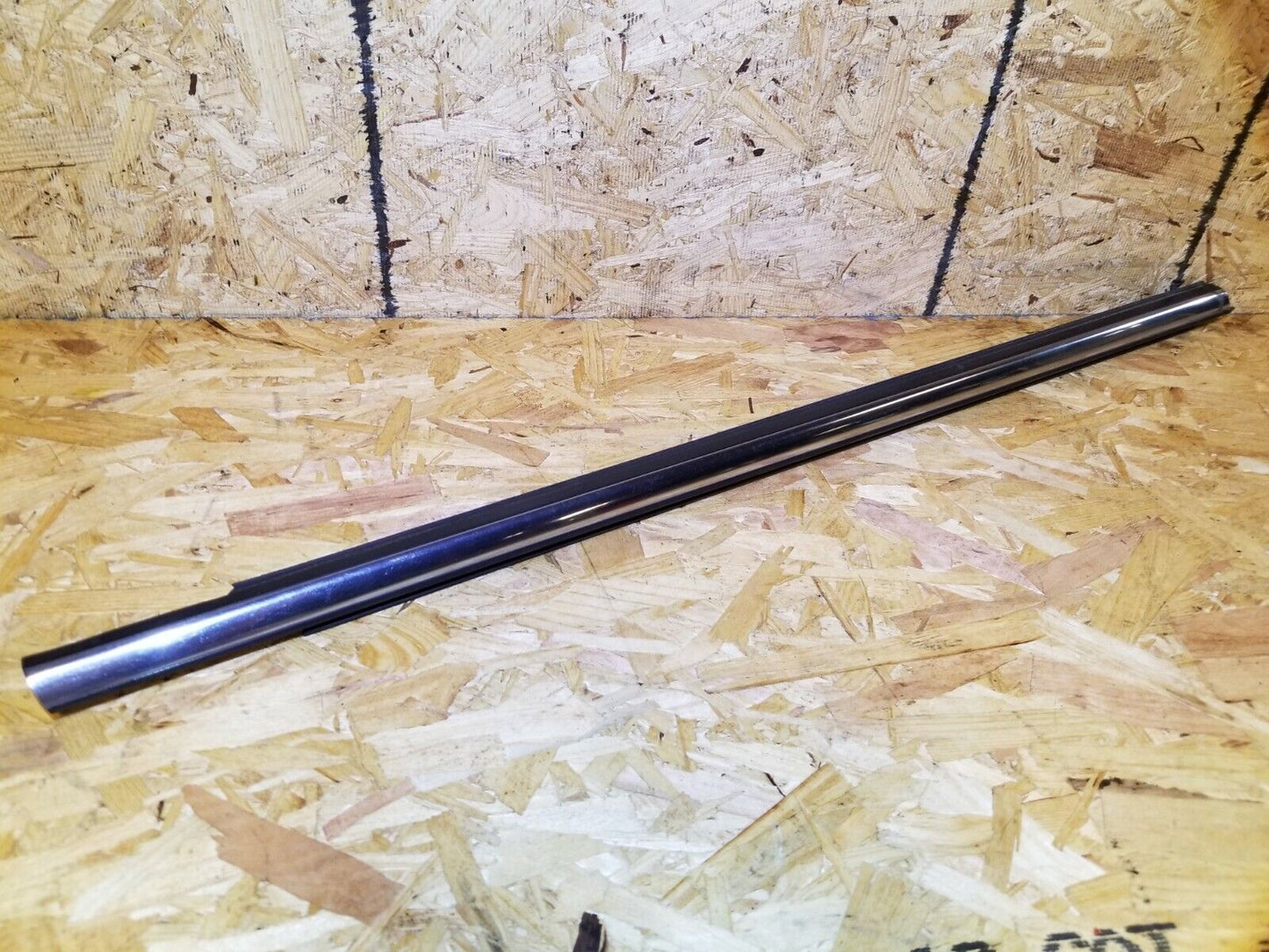 06 07 08 09 Mercury Milan Front Right Pass Side Door Window Belt Molding OEM