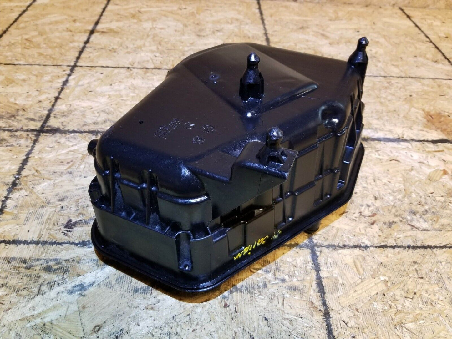 11 12 Dodge Caliber 2.0l Air Cleaner Box OEM
