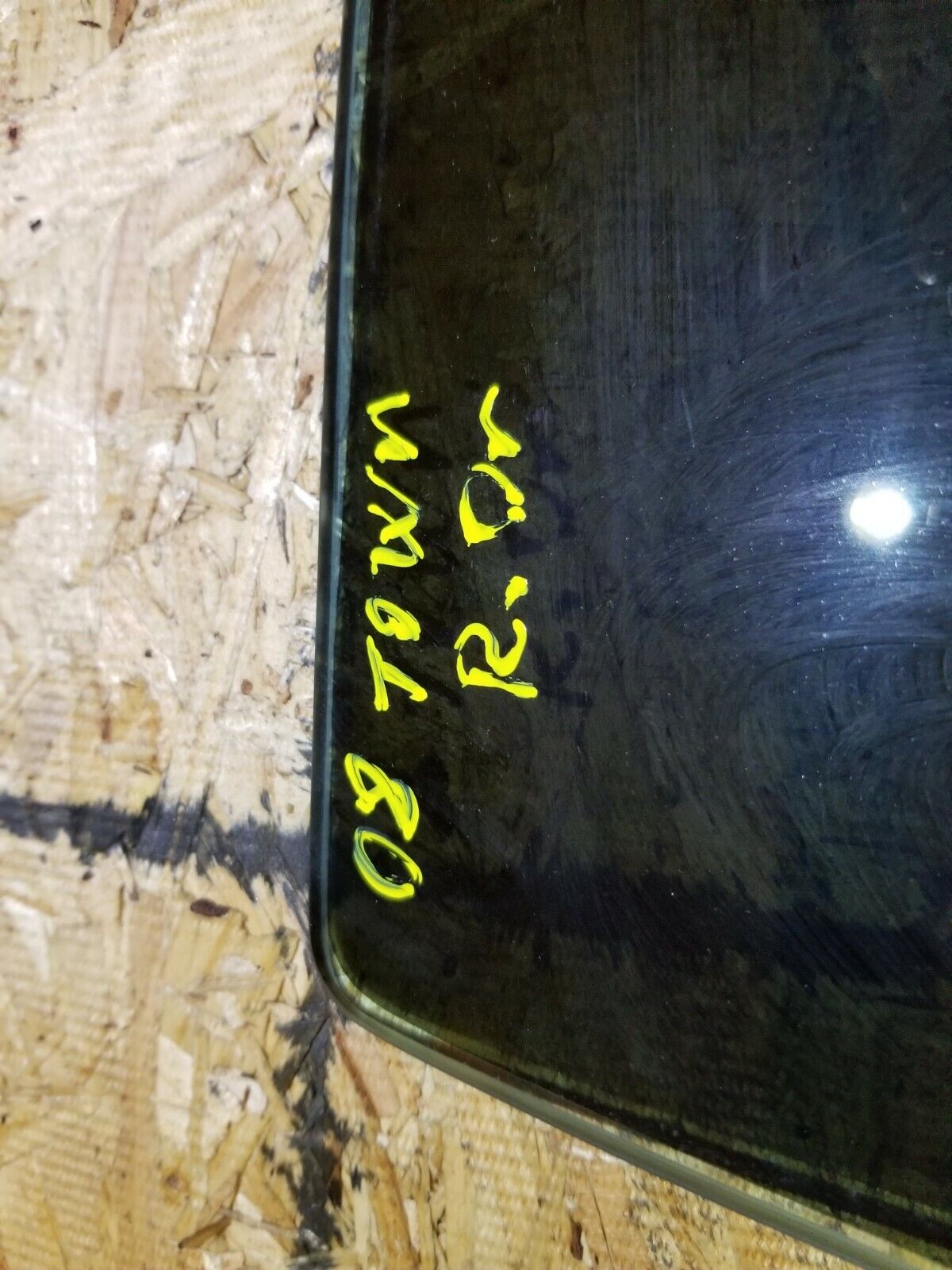 05 06 07 08 09 10 11 Lincoln Town Car Rear Left Driver Door Window Glass OEM 65k