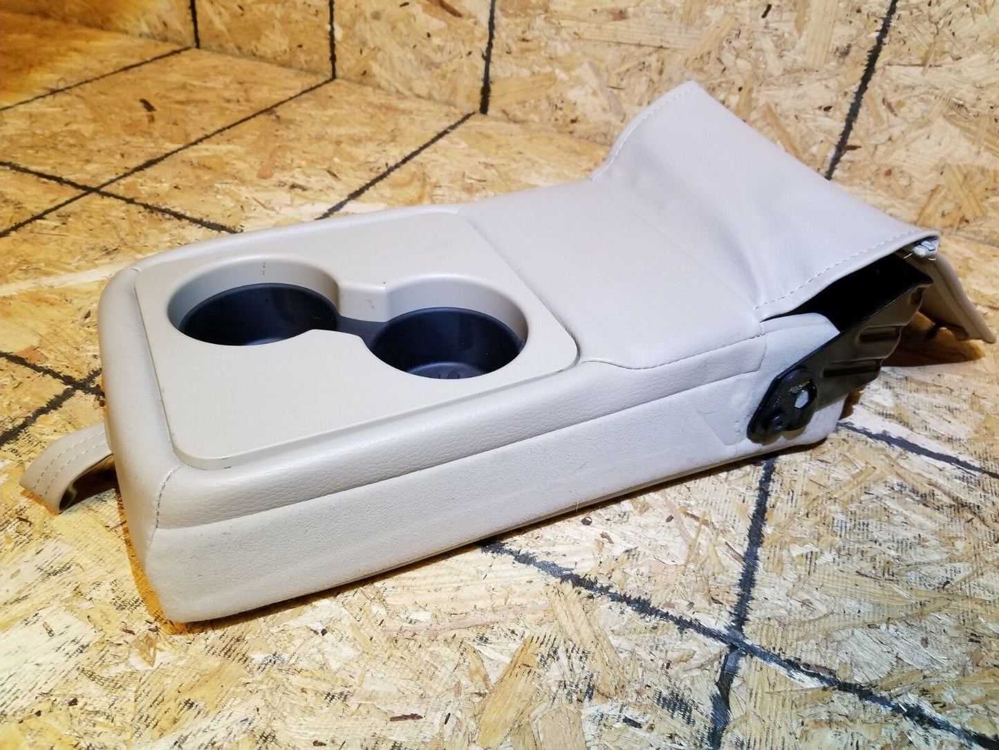 06 07 08 09 Mercury Milan Rear Seat Armrest W/ Cup Holder OEM 71k