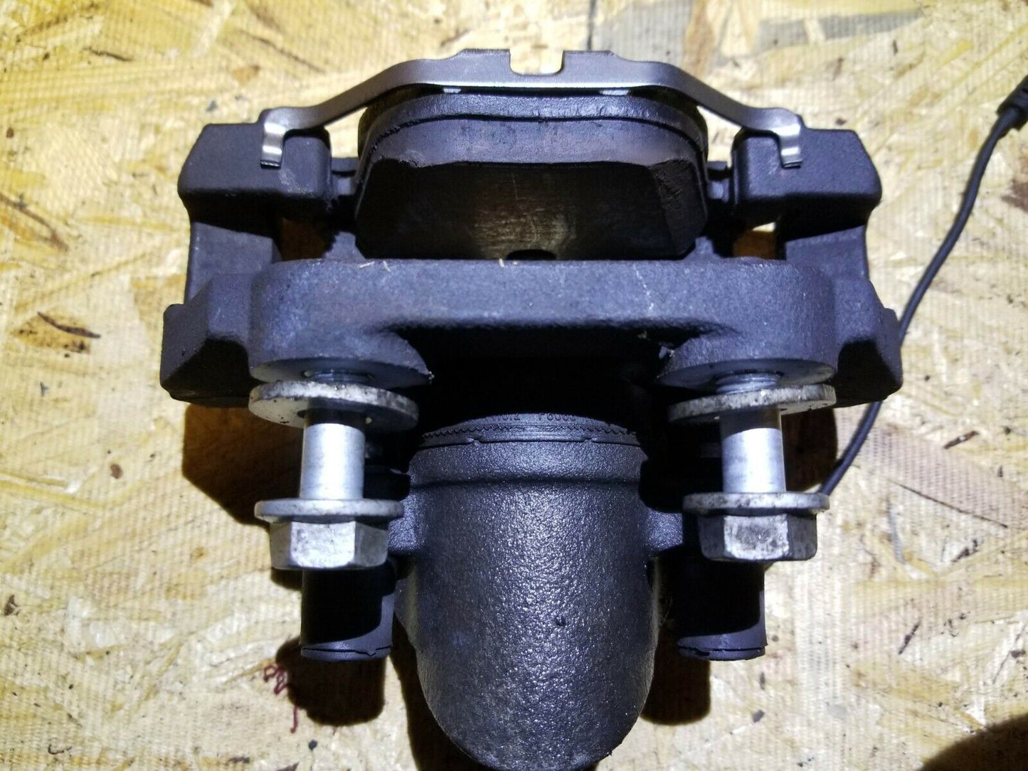 06 07 08 09 10 BMW 650i E63 Rear Brake Caliper Passenger Side Right OEM