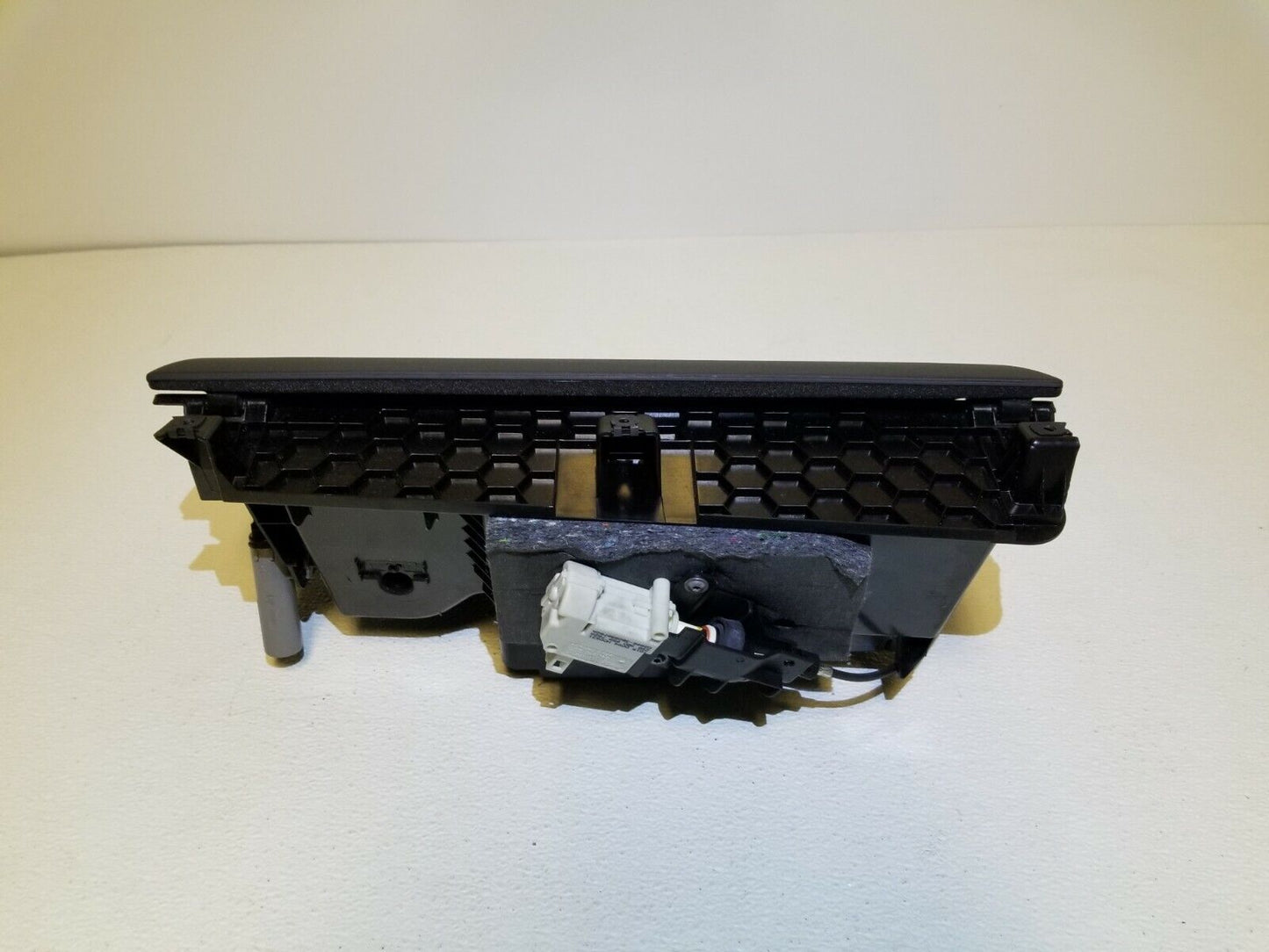 11 12 13 14 15  Audi Q7 Glove Box OEM 87k