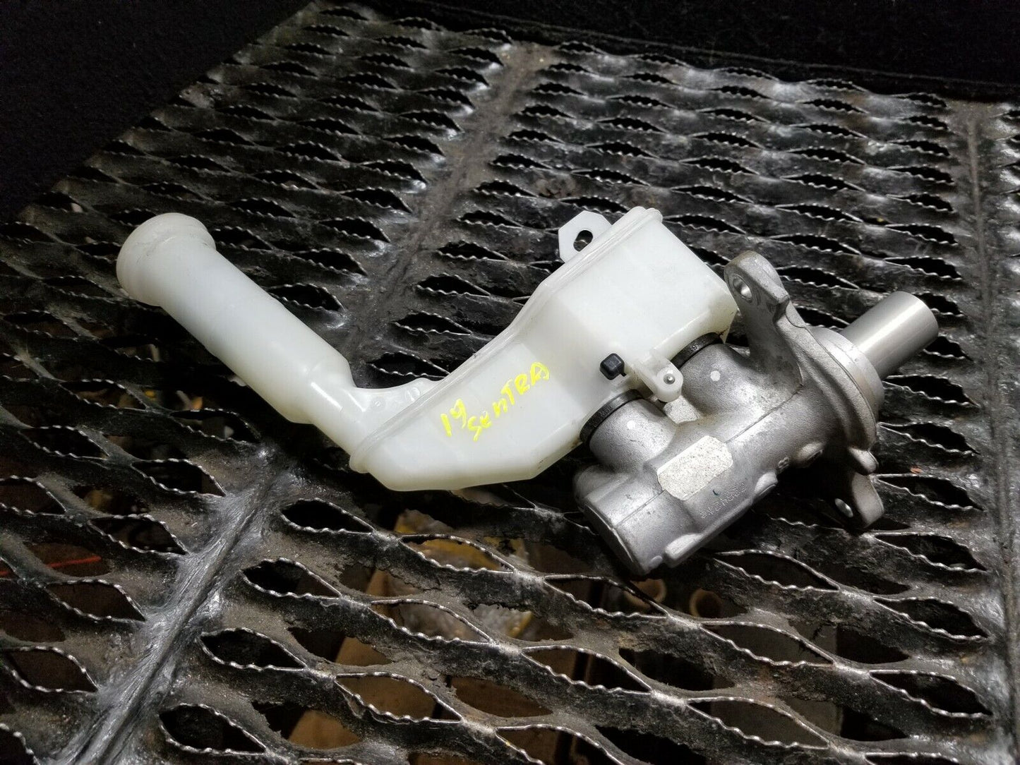16 17 18 19 Nissan Sentra Brake Master Cylinder OEM 49k