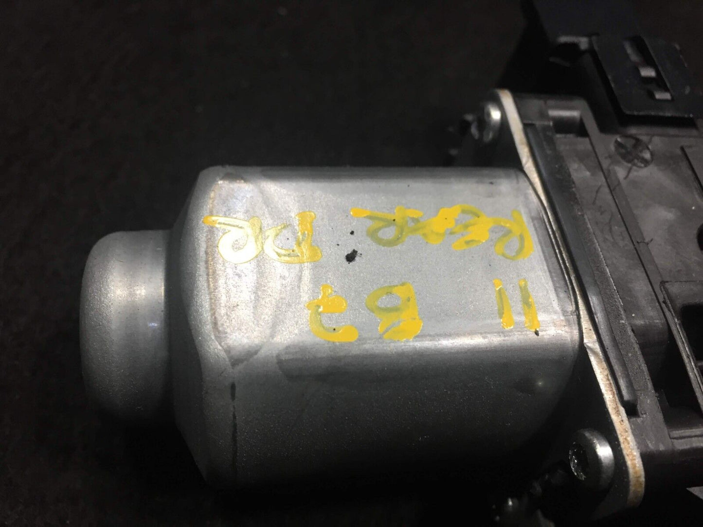 2012 2013 2014 2015 VW Passat Rear Left Window Motor Regulator OEM