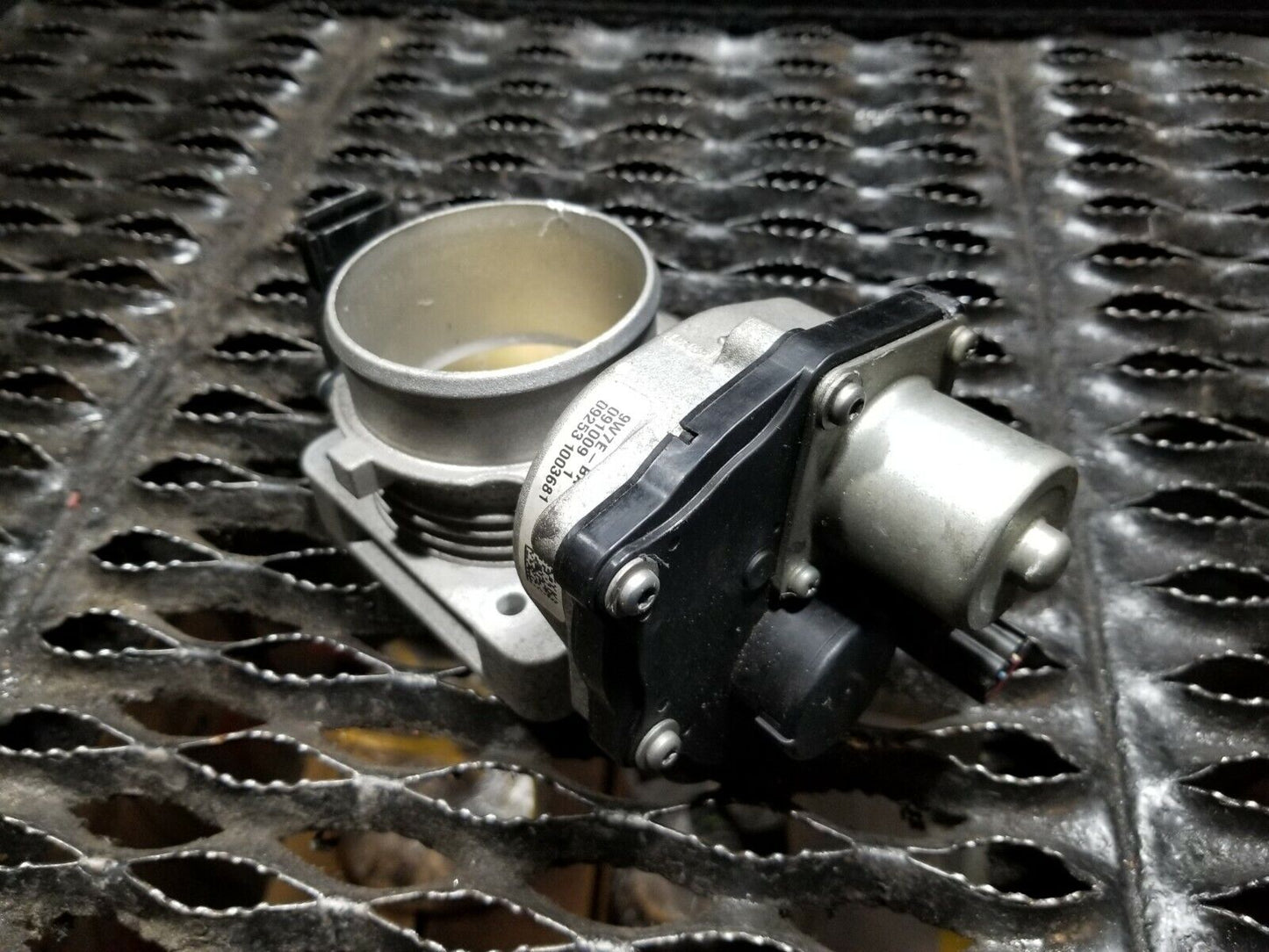 10 11 12 13 14 Ford Mustang Cabrio 4.0l Throttle Body OEM