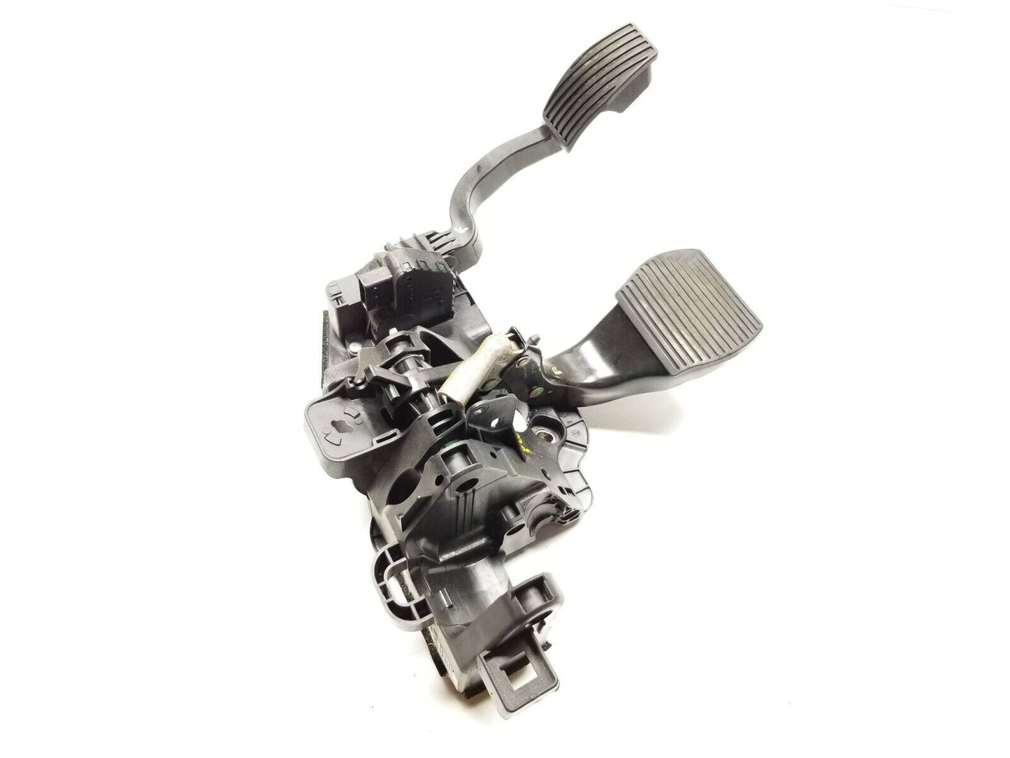 14 15 16 17 Fiat 500l At Gas Accelerator & Brake Pedal  W/ Bracket    OEM