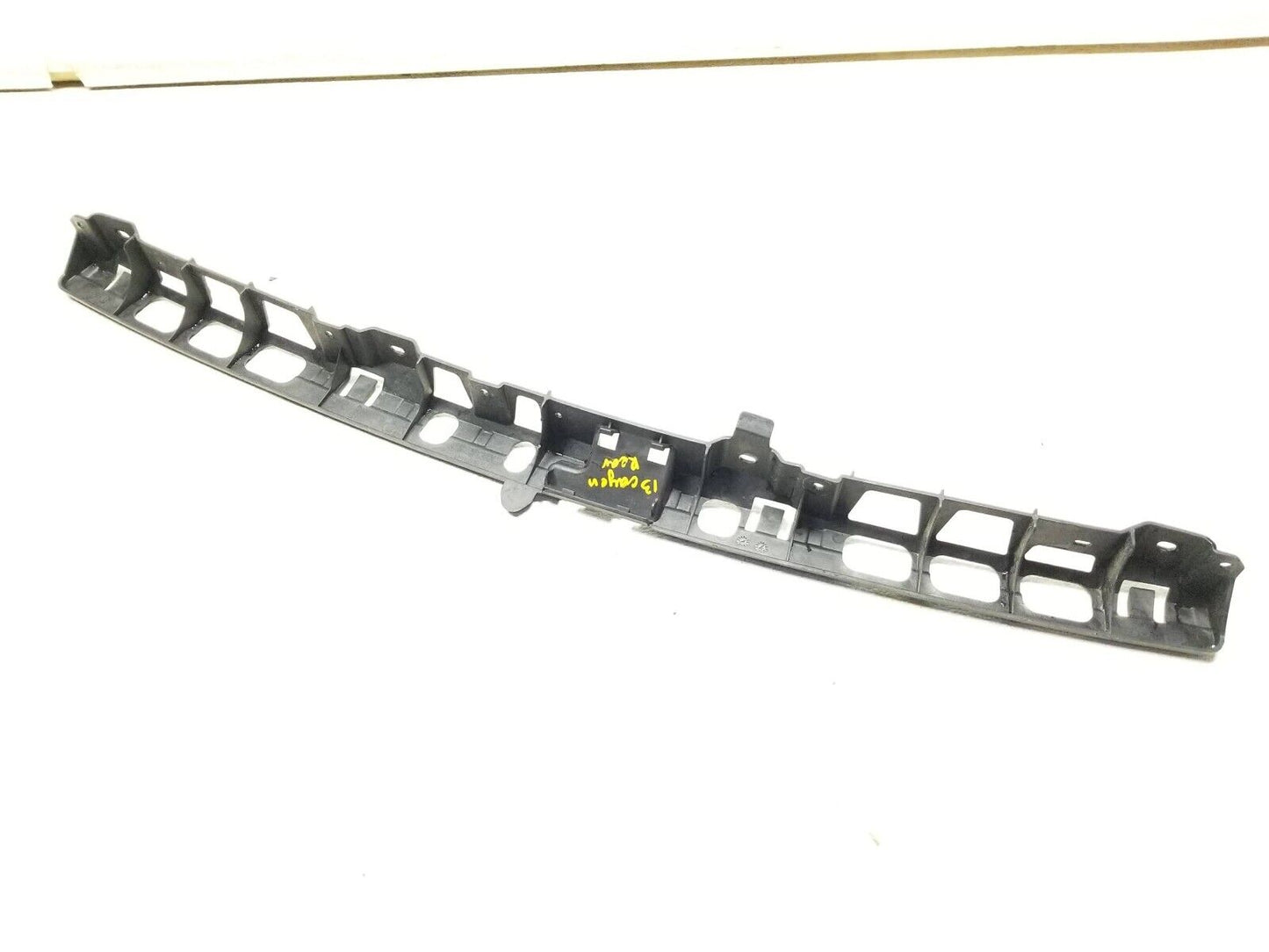 2011 - 2014 Porsche Cayenne Rear Bumper Support Bracket Center 7p5807863 OEM