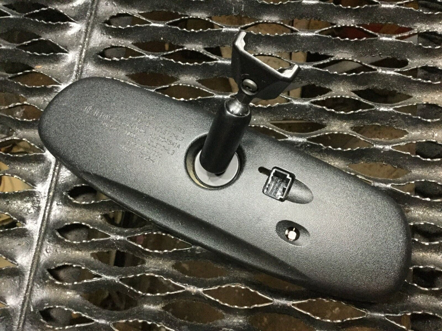 2004-2009 Toyota Prius Interior Rear View Mirror E11 015633 OEM