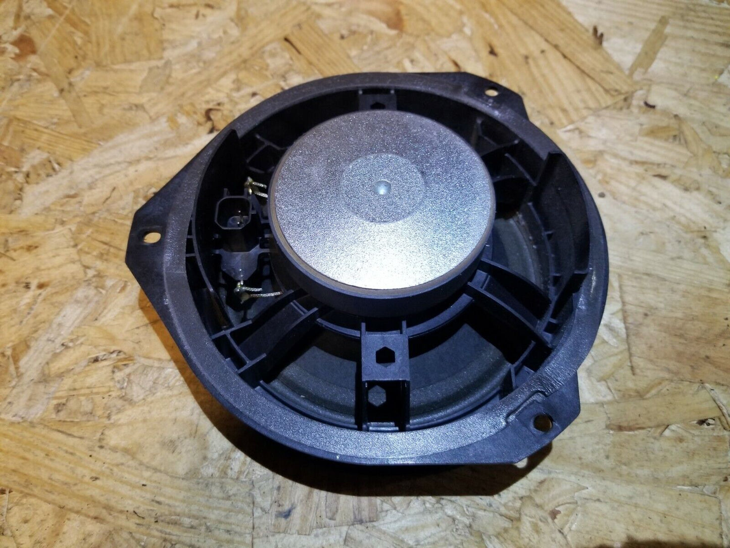 15 16 17 Chevrolet Equinox Front Door Audio Speaker  23267080 OEM 24k