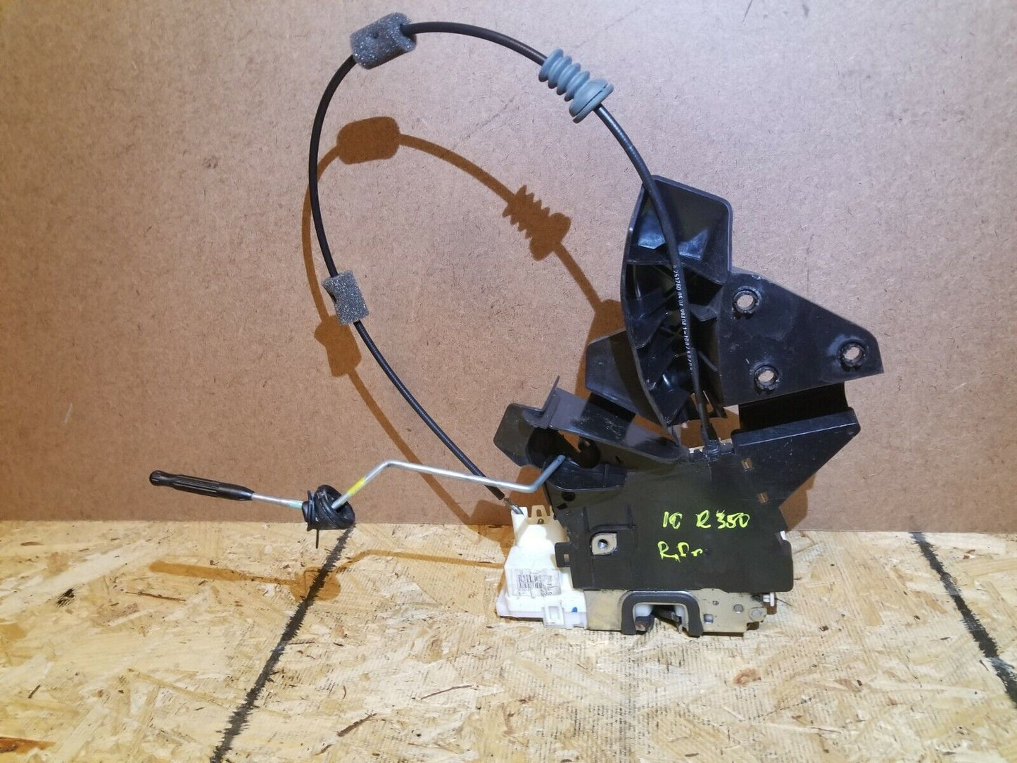 07 08 09 10 Mercedes R350 Rear Left Driver Door Lock Latch OEM