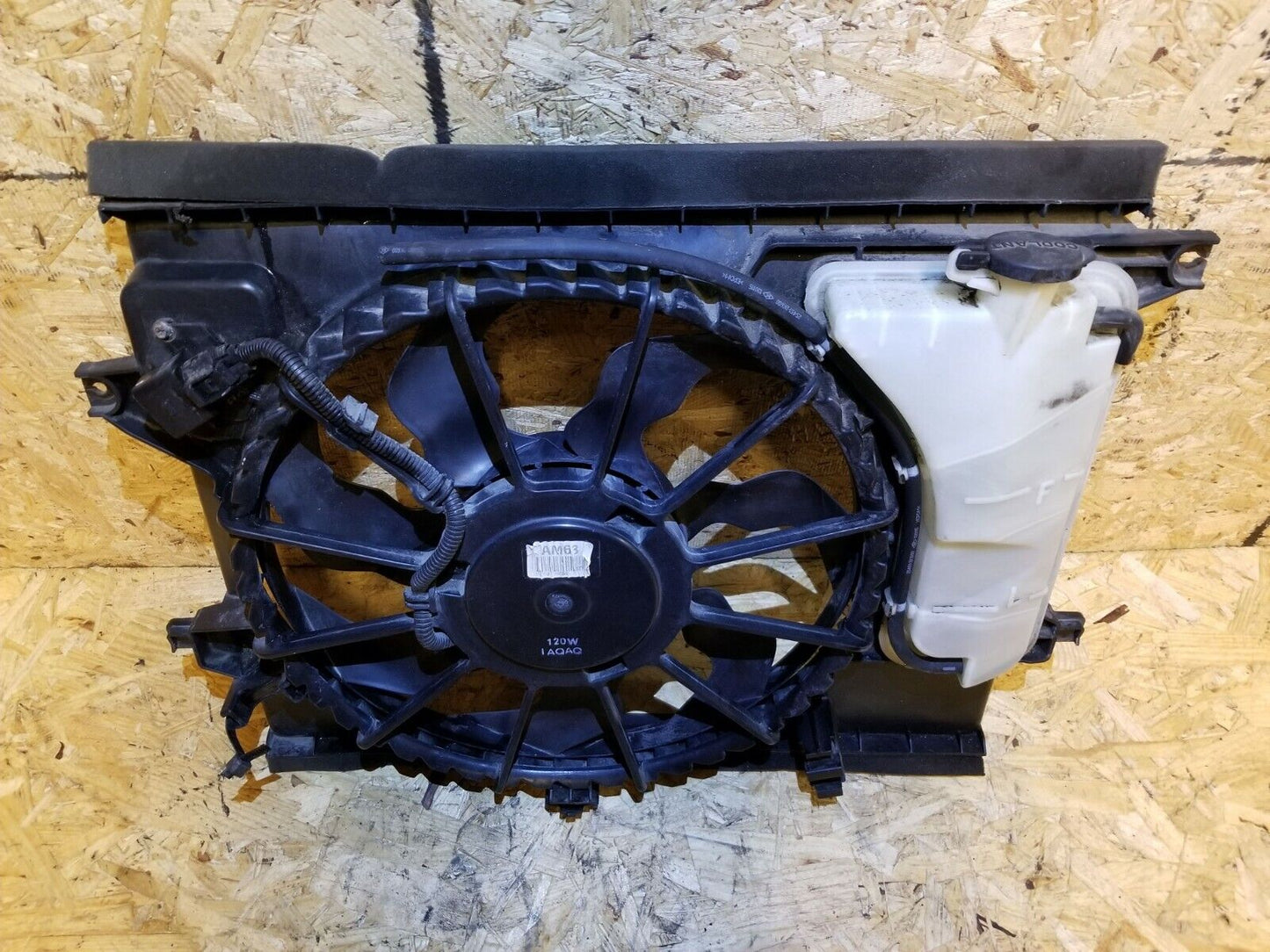 11 12 13 Kia Soul 1.6l Radiator Cooling Fan Motor W/ Shroud Assy OEM