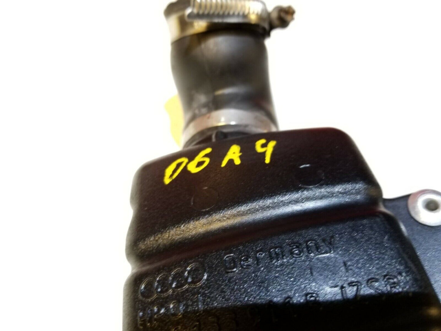 03 04 05 06 Audi A4 B6 3.0l Intake Resonator OEM •bgn•