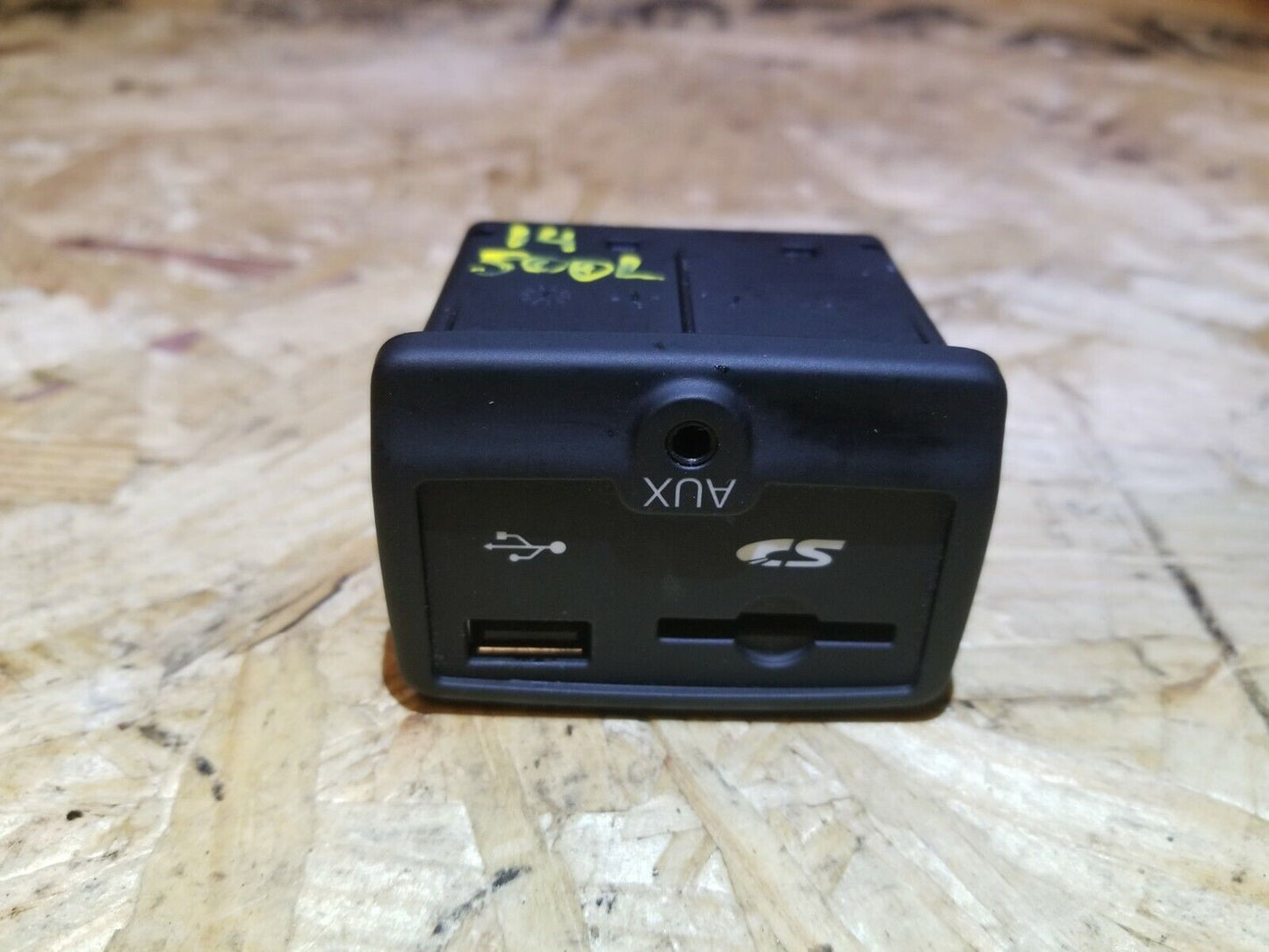 14 15 16 17 Fiat 500l Aux Jack Usb Sd Card Port OEM