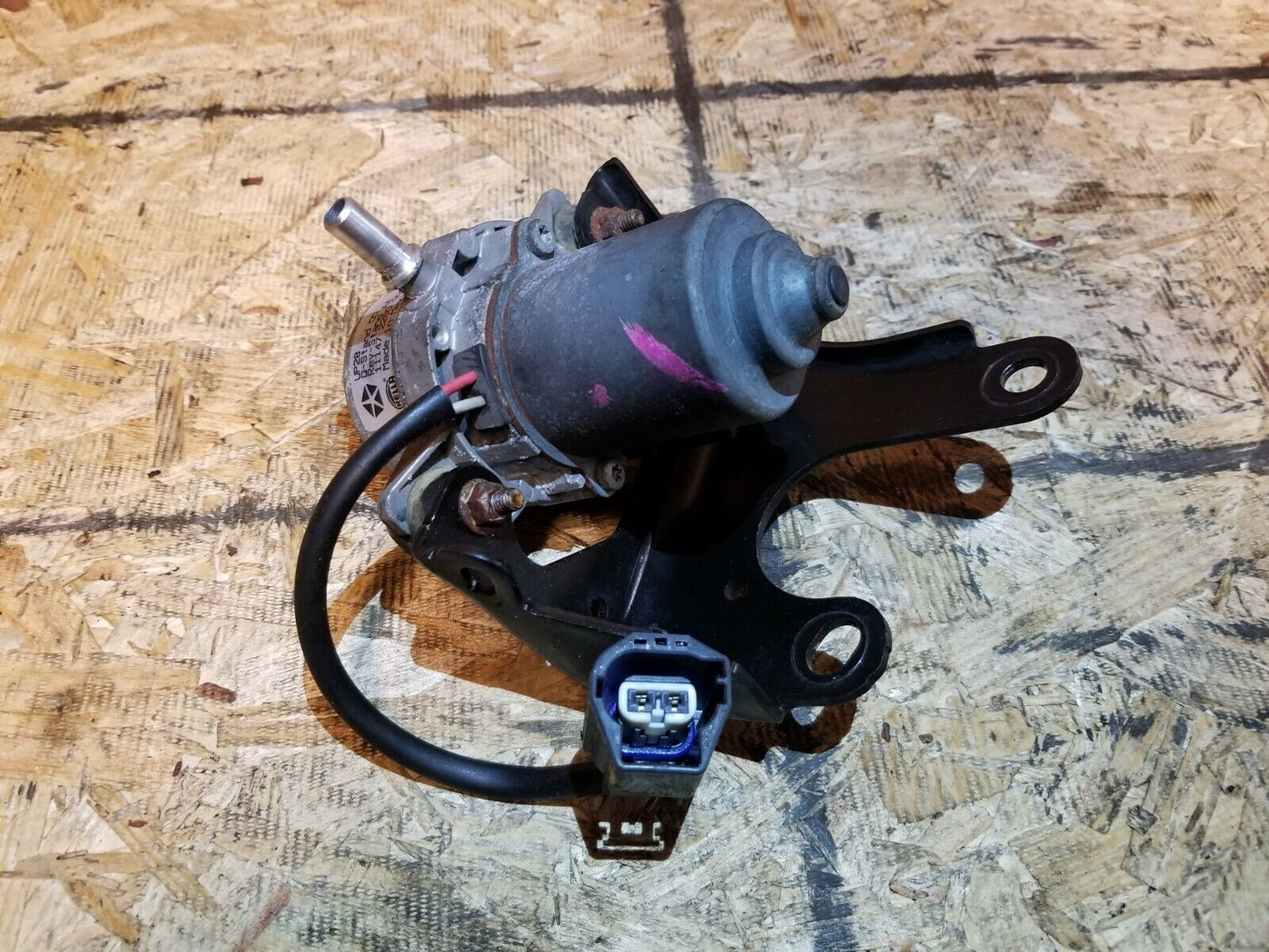 11 12 13 14 Chrysler 200 Power Brake Booster Air Vacuum Pump W/ Bracket OEM