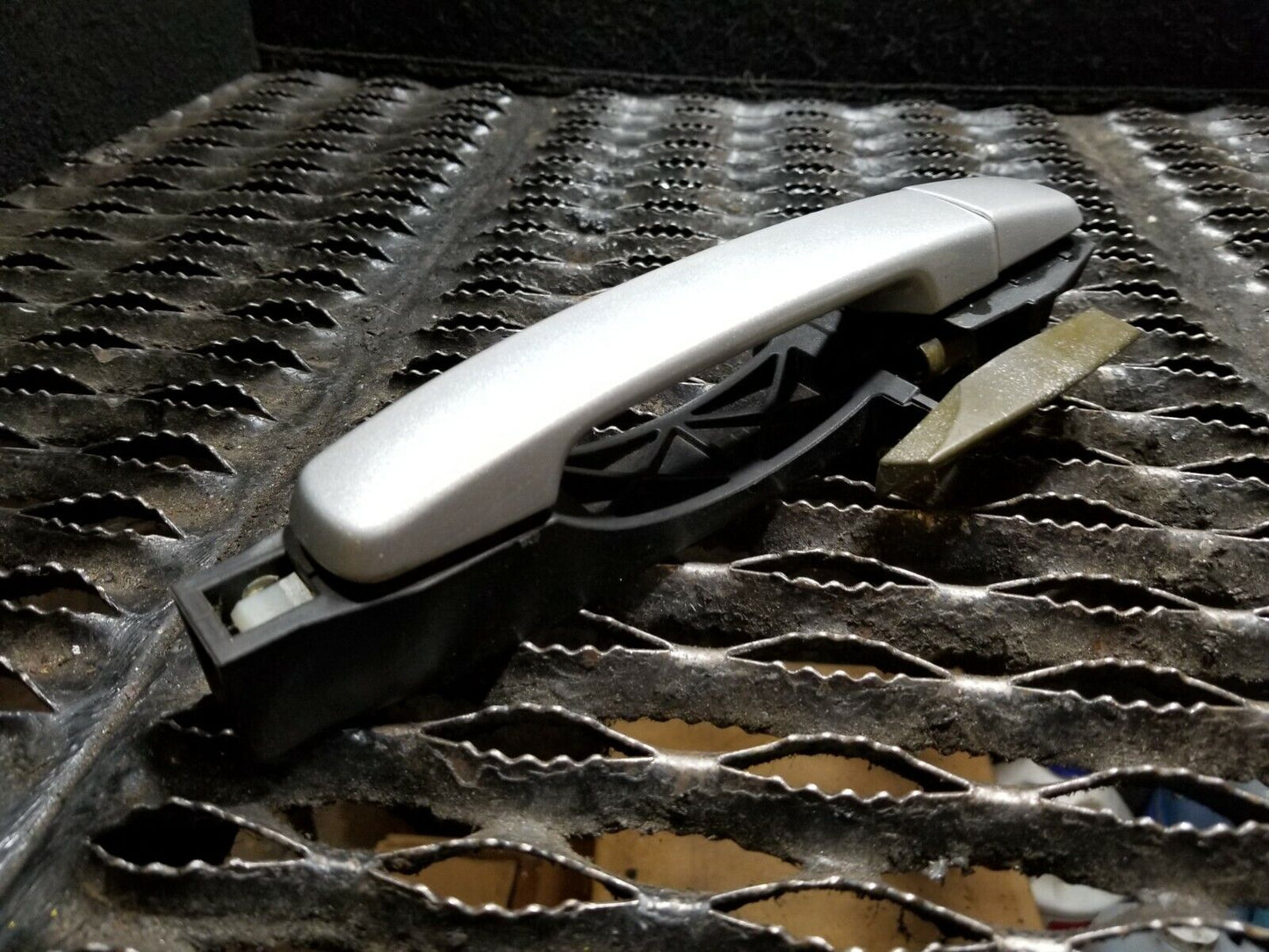 04 05 06 07 08 Nissan Maxima Rear Left Driver Exterior Door Handle OEM