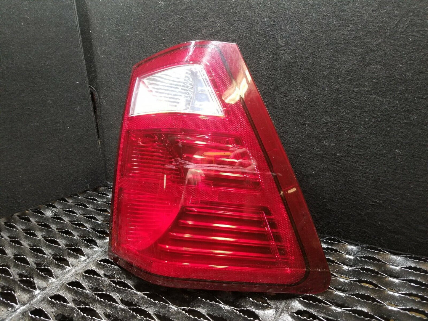 07 08 09 10 Jeep Grand Cherokee Left Driver Side Tail Light OEM