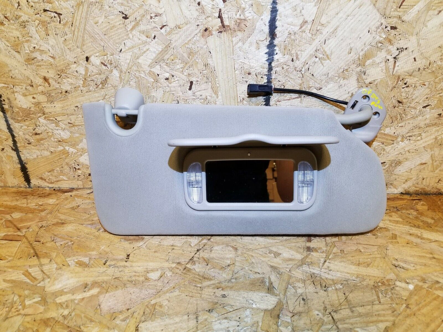 06 07 08 09 10 11 Cadillac DTS Sun Visor Right Passenger Side  OEM