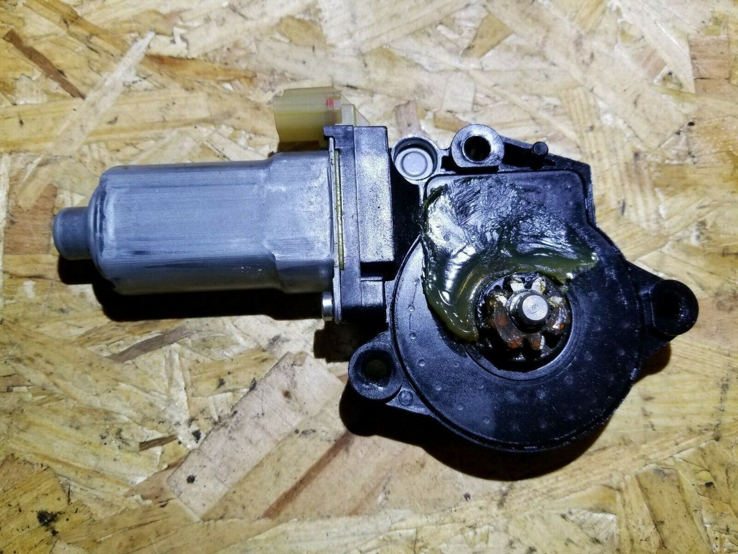 07 08 09 Hyundai Tucson Front Right Passenger Door Window Motor OEM 89k