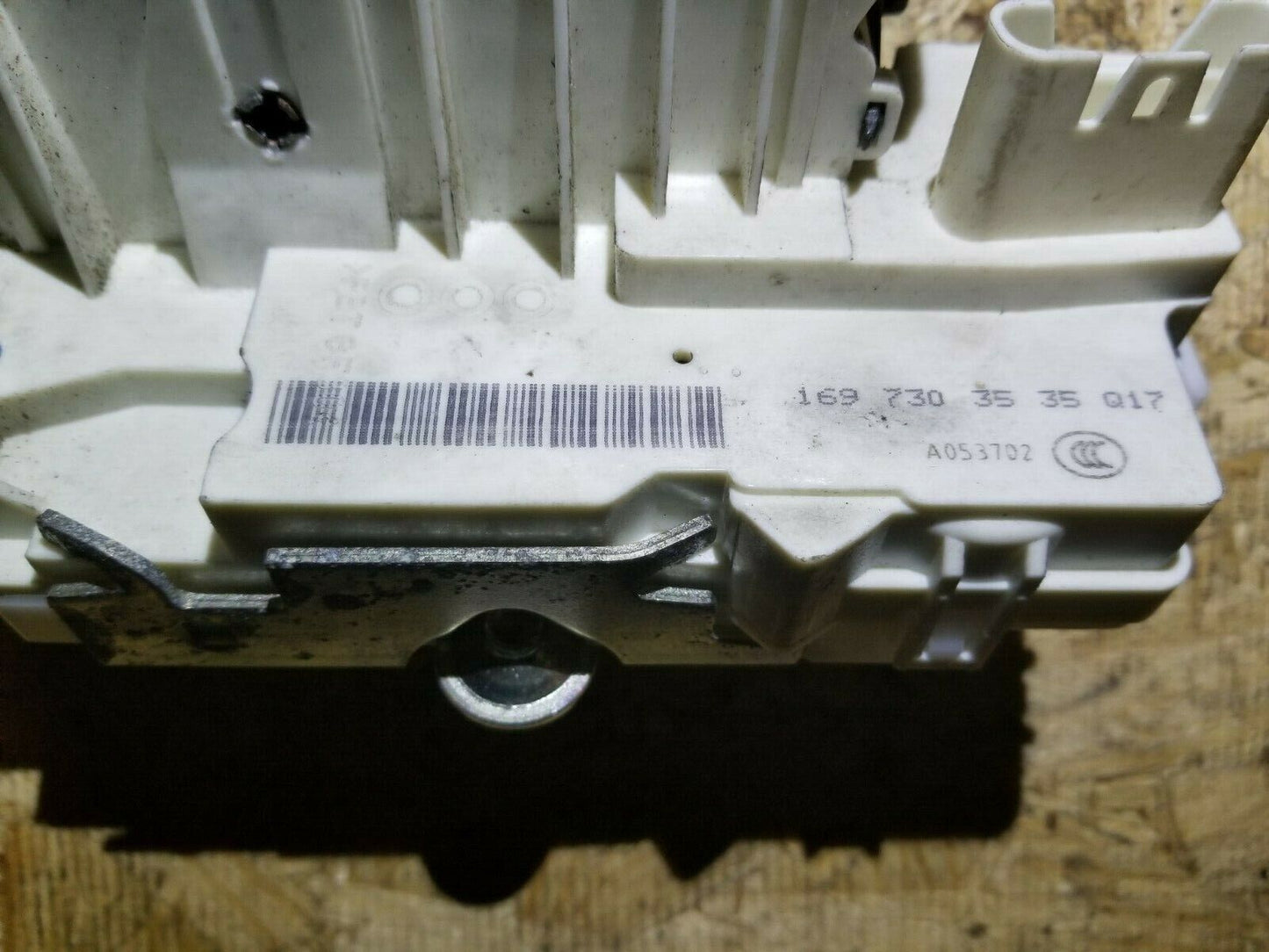 07 08 09 10 Mercedes R350 Rear Left Driver Door Lock Latch OEM