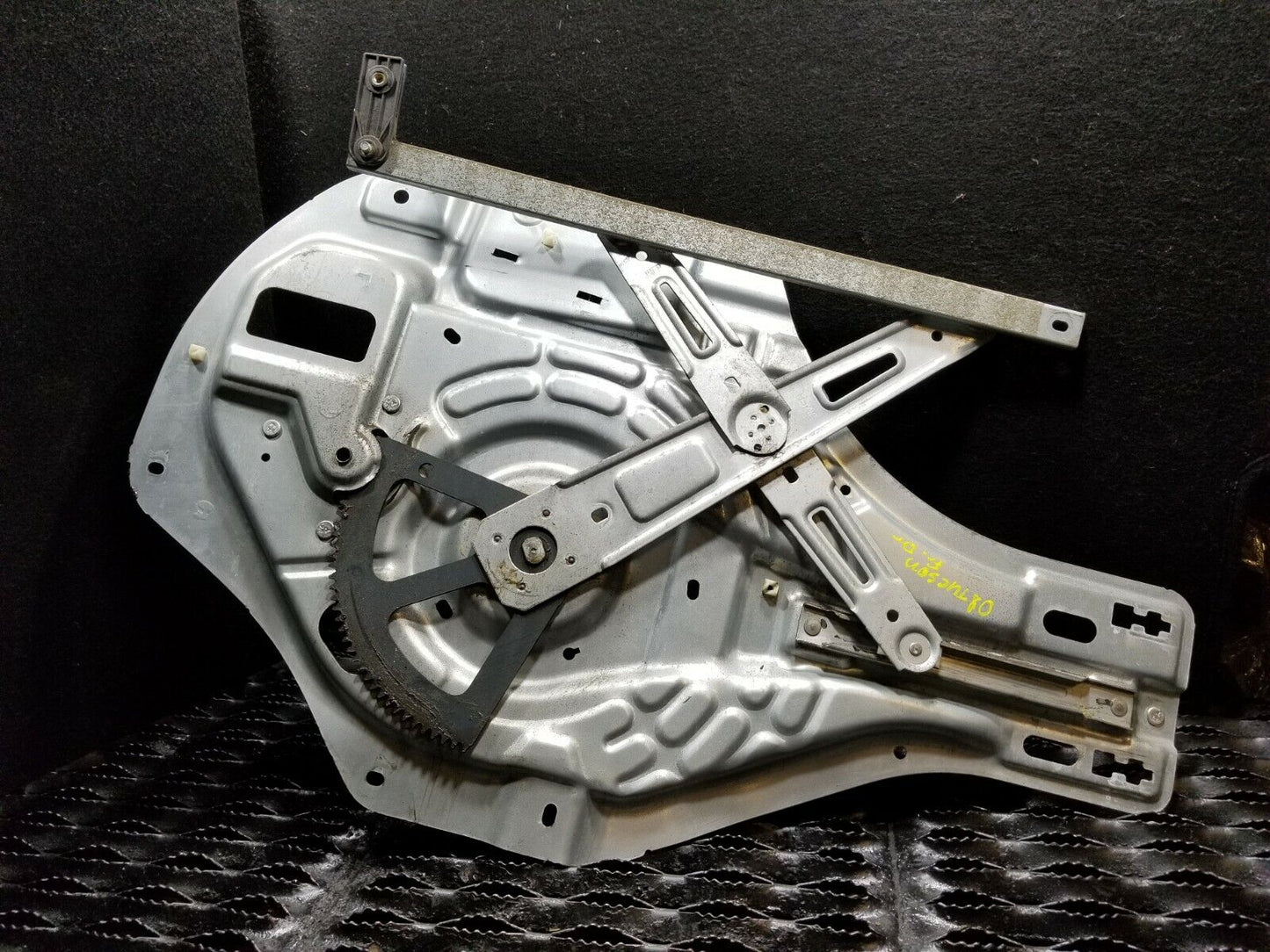 07 08 09 Hyundai Tucson Front Left Driver Door Window Regulator OEM 89k