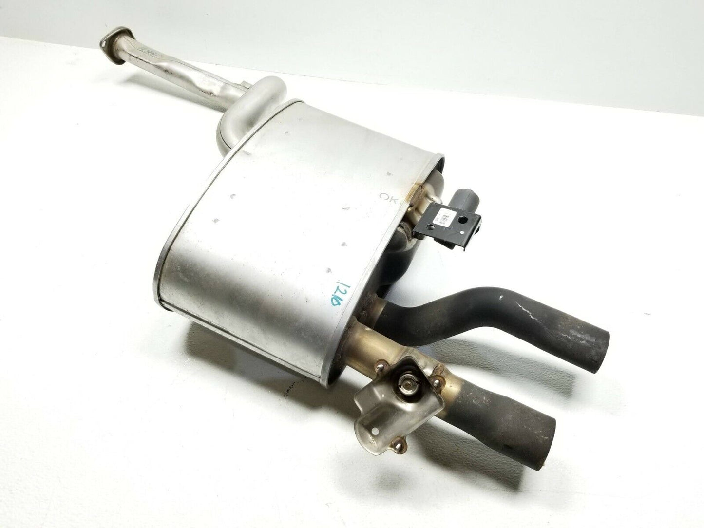 21 22 Kia Stinger 3.3l AWD Rear Exhaust Muffler Left Driver Side OEM 312 Miles