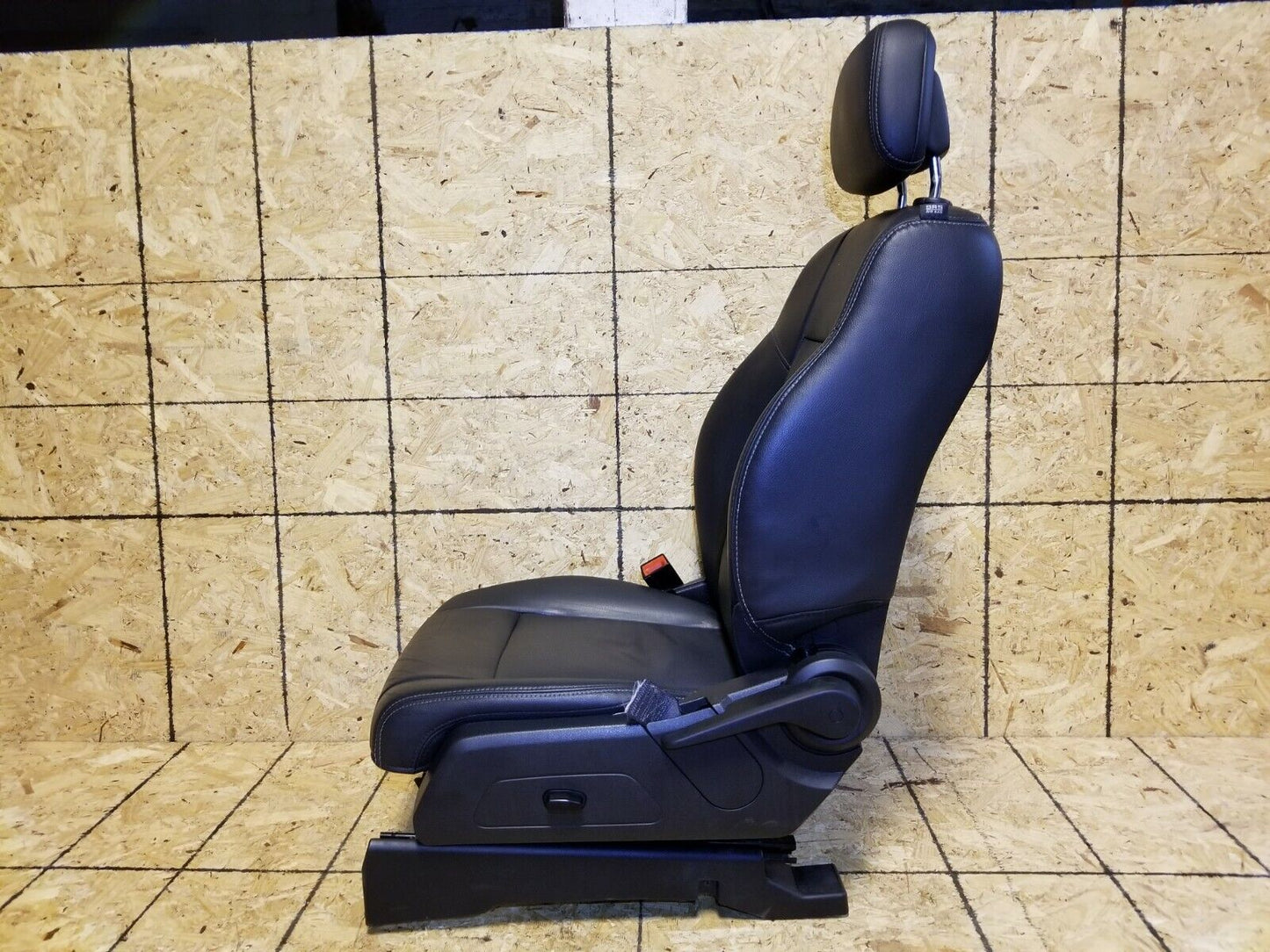 15 16 17 Jeep Compass Front Driver Seat Left Leather OEM 30k